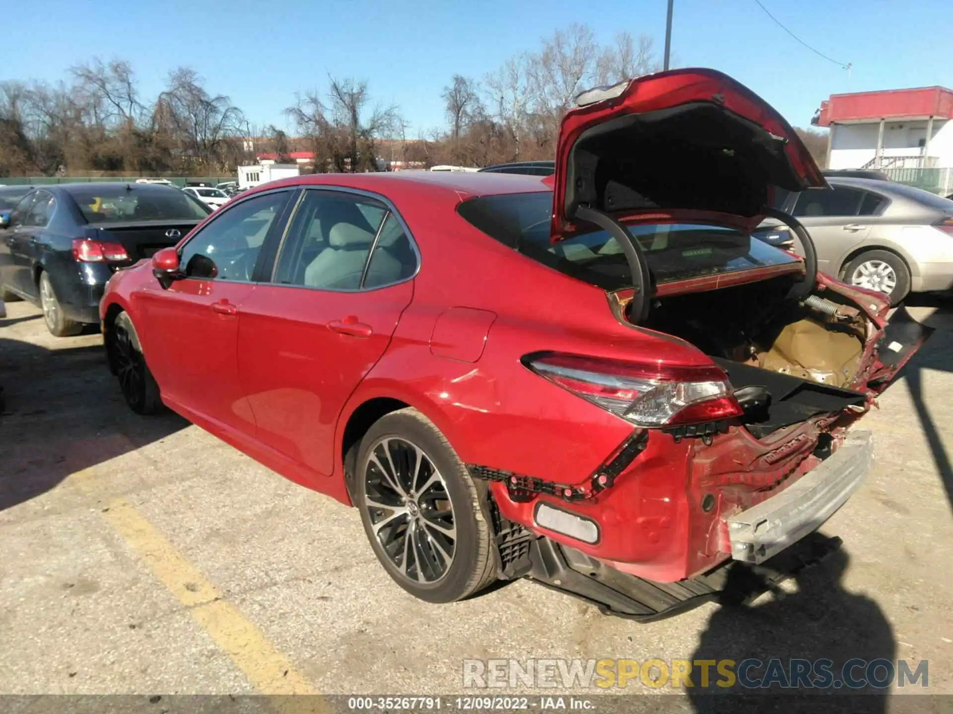 3 Photograph of a damaged car 4T1B11HK8KU162287 TOYOTA CAMRY 2019