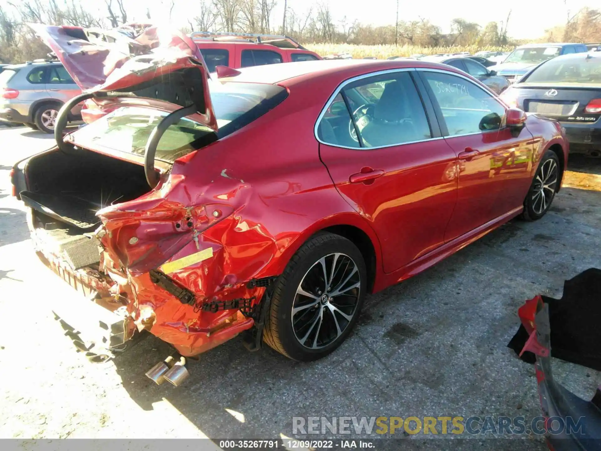 4 Photograph of a damaged car 4T1B11HK8KU162287 TOYOTA CAMRY 2019