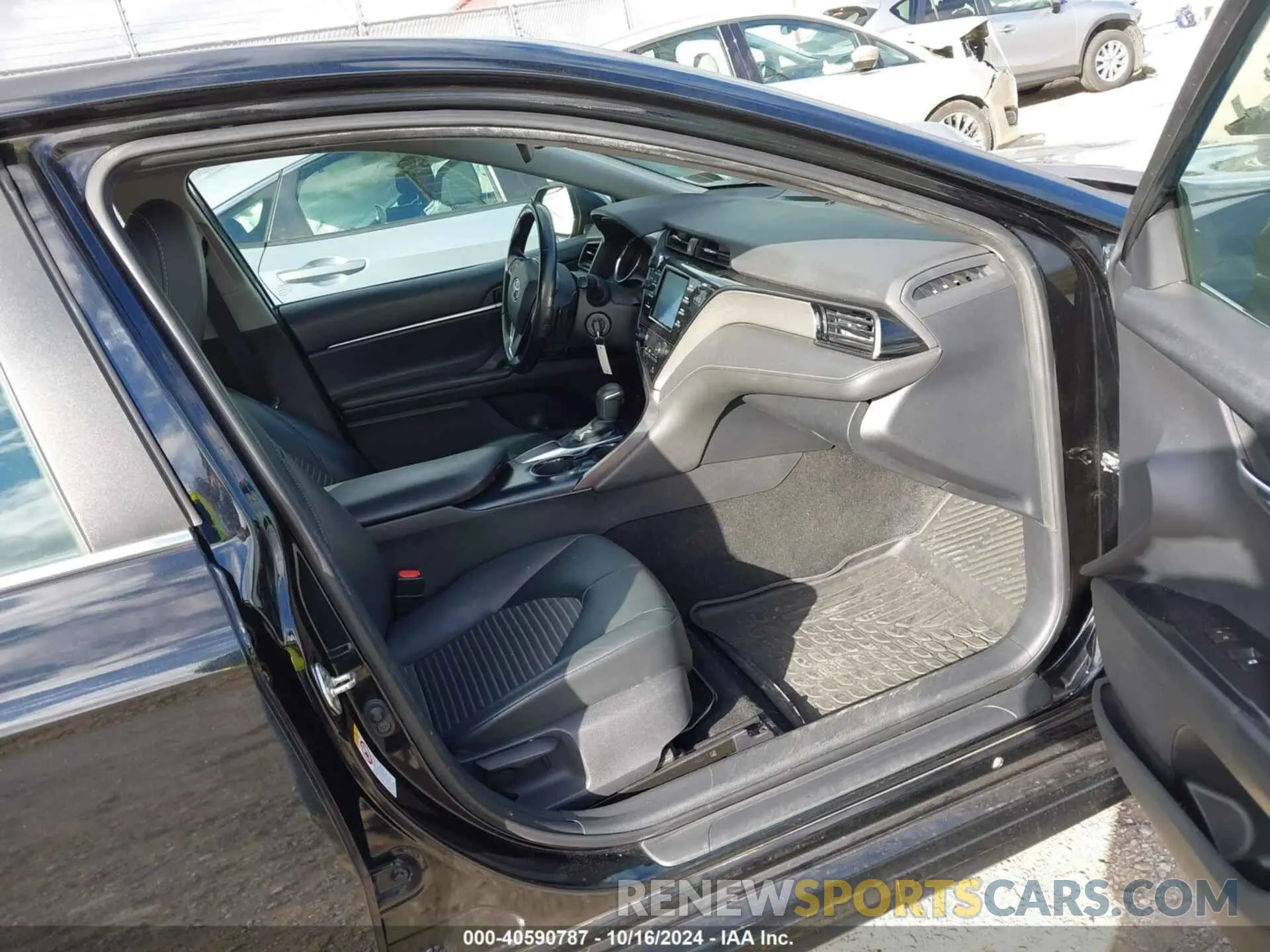 5 Photograph of a damaged car 4T1B11HK8KU162340 TOYOTA CAMRY 2019
