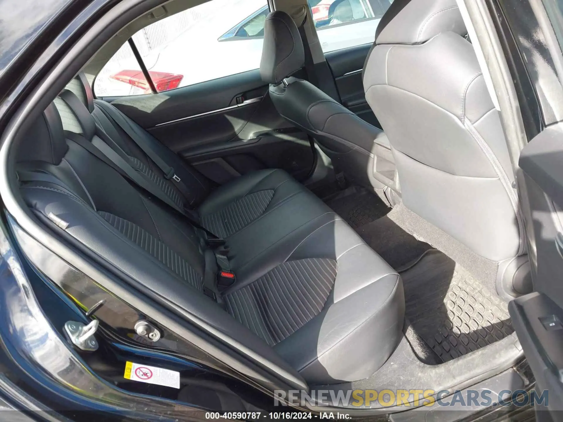 8 Photograph of a damaged car 4T1B11HK8KU162340 TOYOTA CAMRY 2019