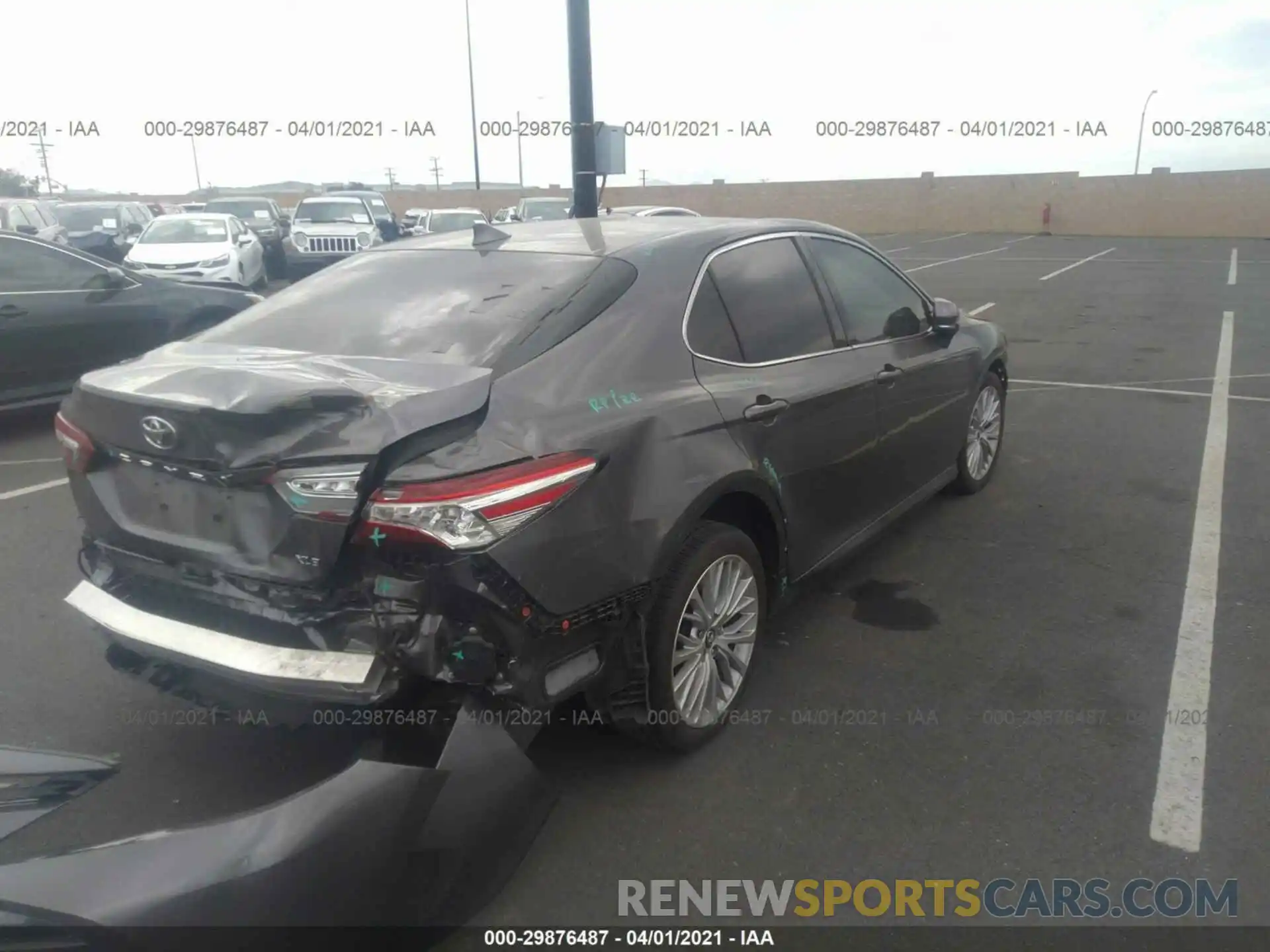 4 Photograph of a damaged car 4T1B11HK8KU162550 TOYOTA CAMRY 2019