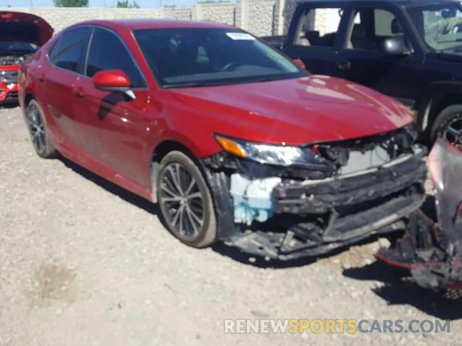 1 Photograph of a damaged car 4T1B11HK8KU165920 TOYOTA CAMRY 2019
