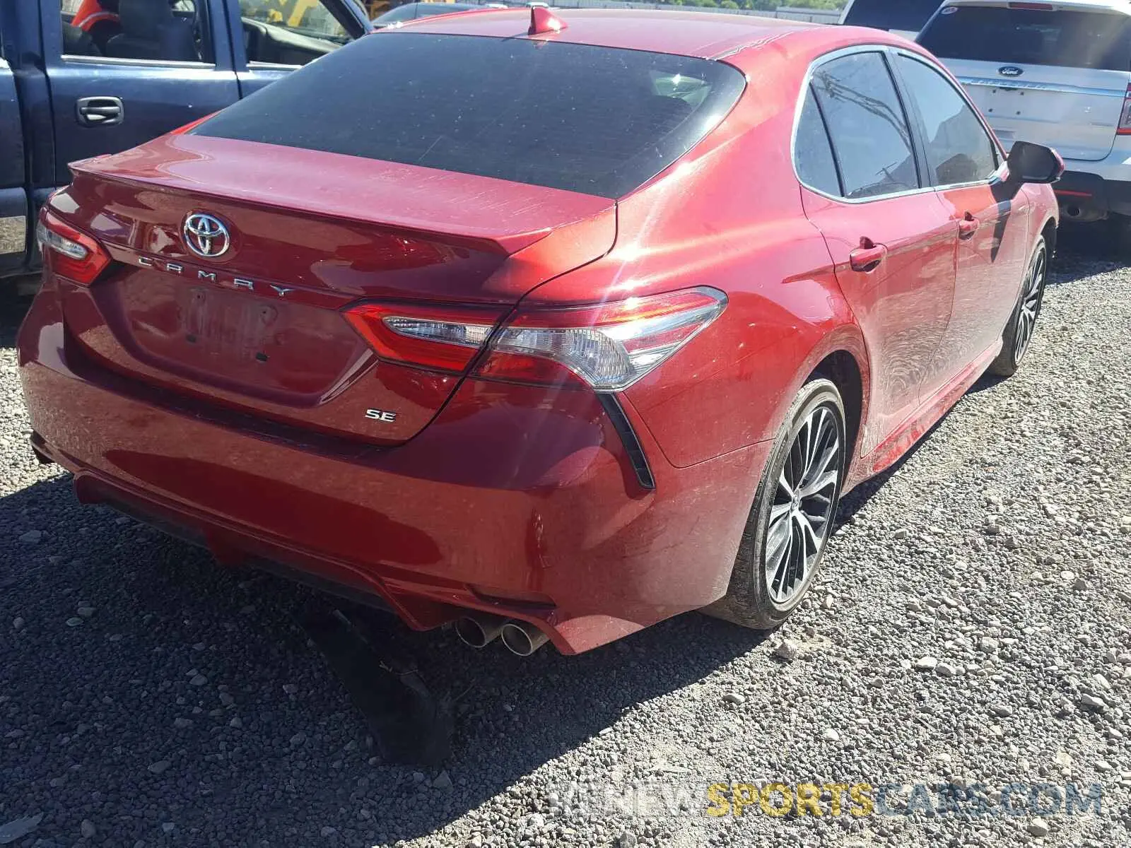4 Photograph of a damaged car 4T1B11HK8KU165920 TOYOTA CAMRY 2019