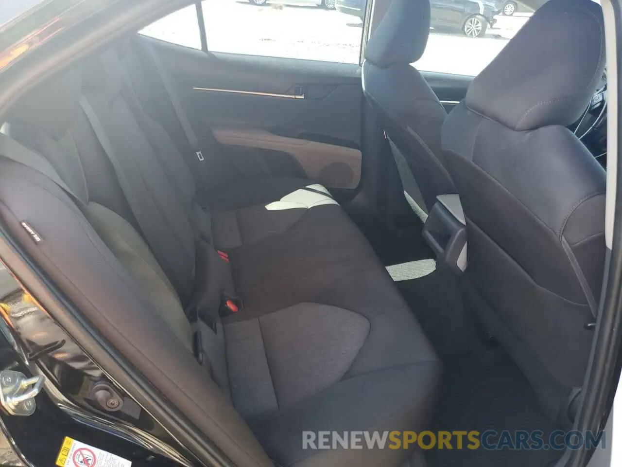 10 Photograph of a damaged car 4T1B11HK8KU166825 TOYOTA CAMRY 2019