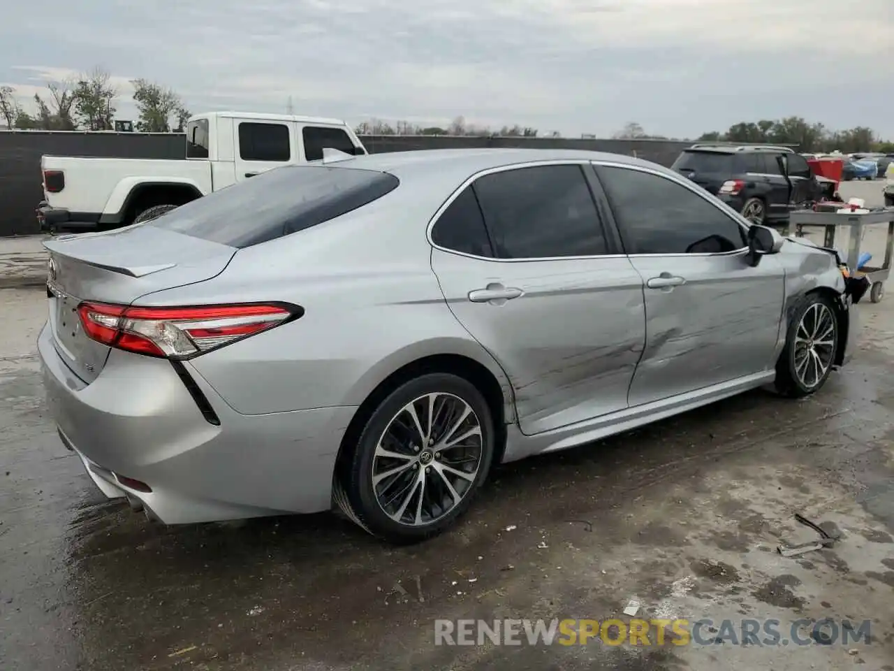 3 Photograph of a damaged car 4T1B11HK8KU167571 TOYOTA CAMRY 2019