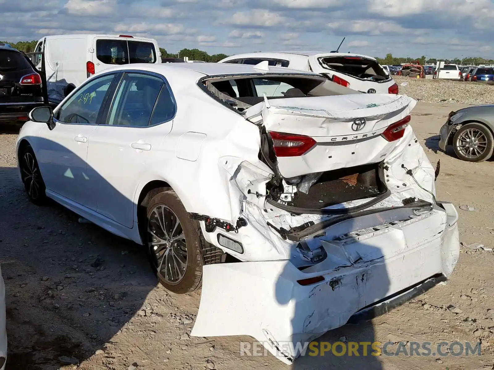 3 Photograph of a damaged car 4T1B11HK8KU168574 TOYOTA CAMRY 2019