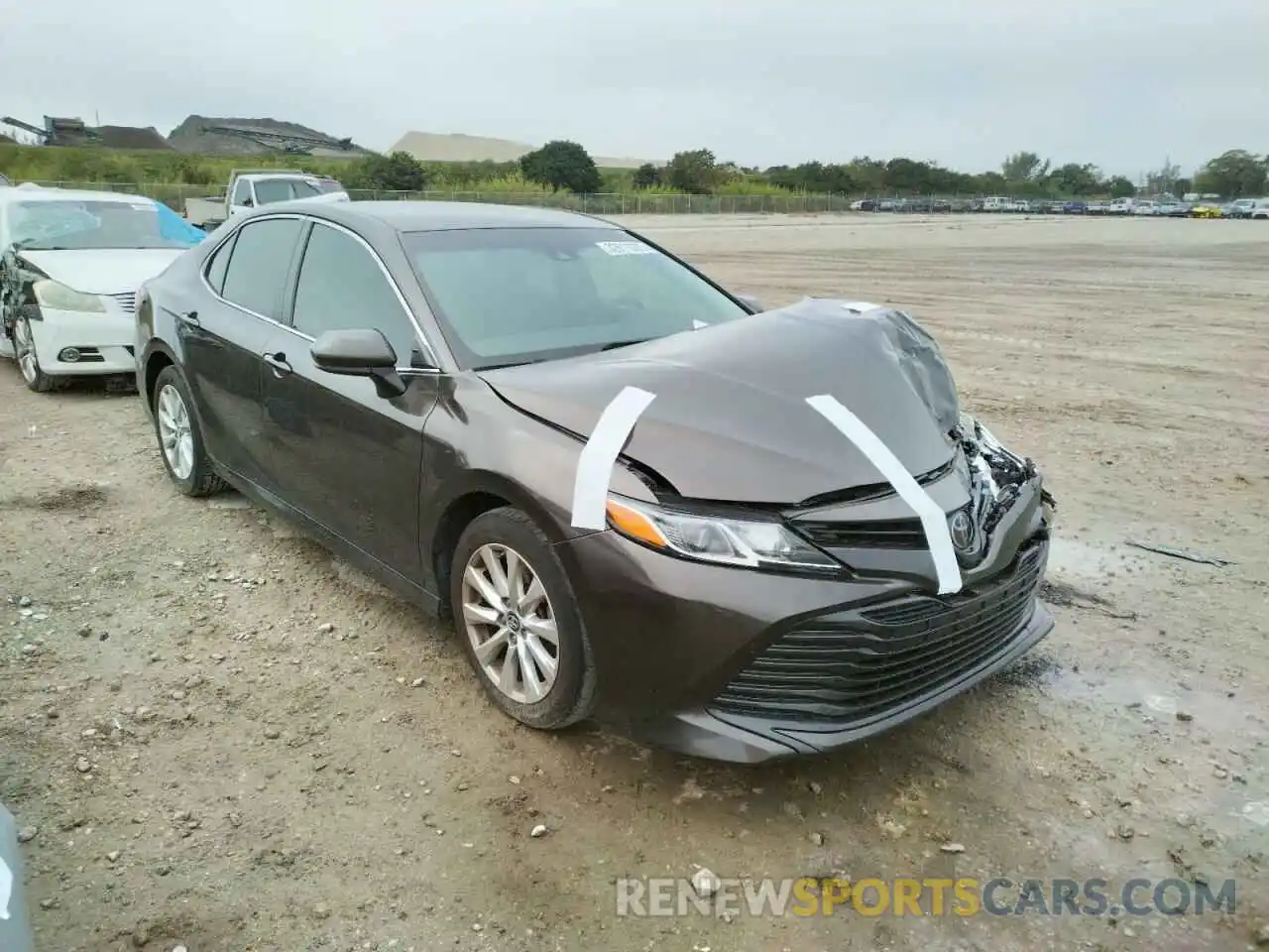 1 Photograph of a damaged car 4T1B11HK8KU172141 TOYOTA CAMRY 2019