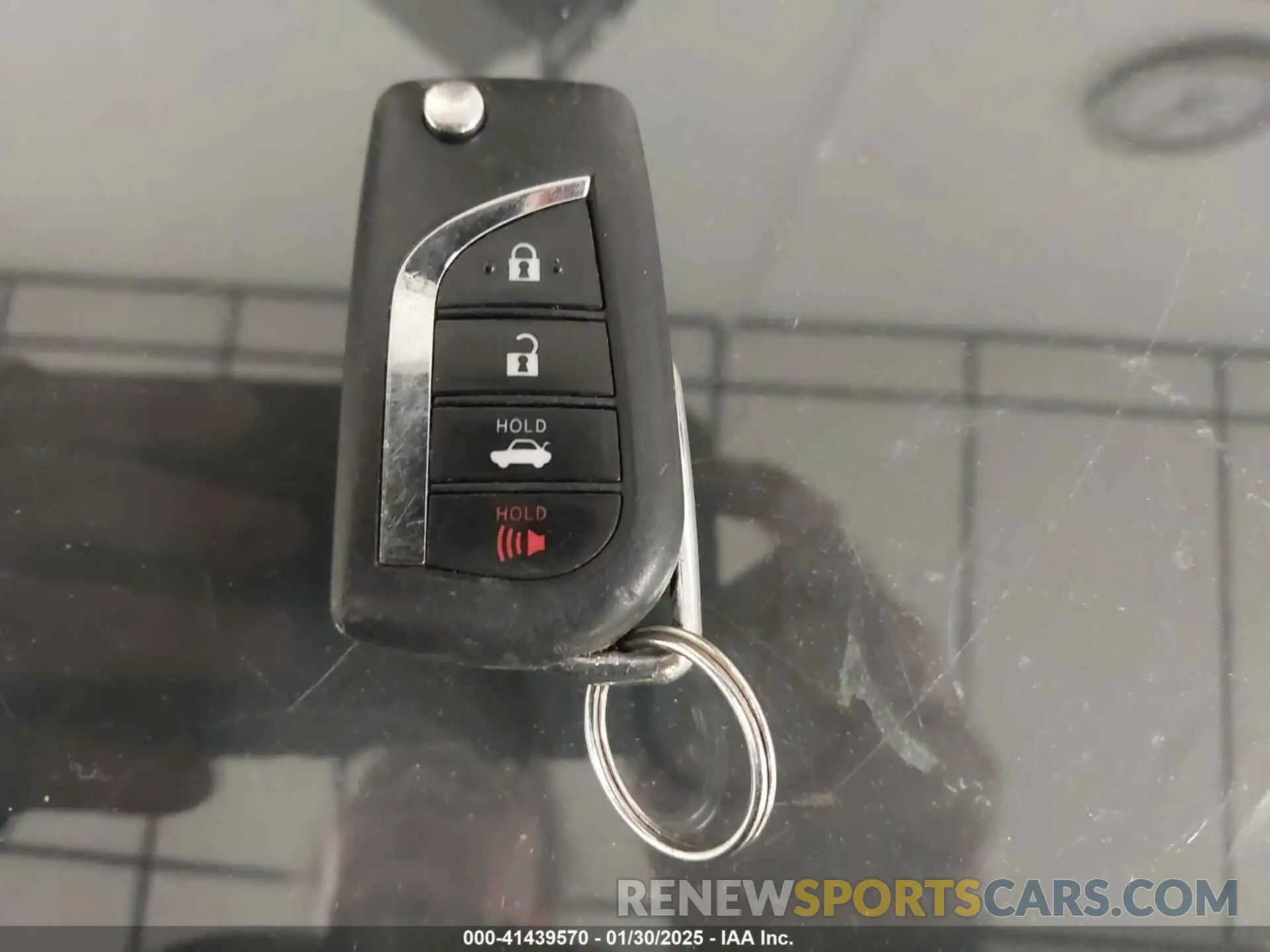 11 Photograph of a damaged car 4T1B11HK8KU174083 TOYOTA CAMRY 2019