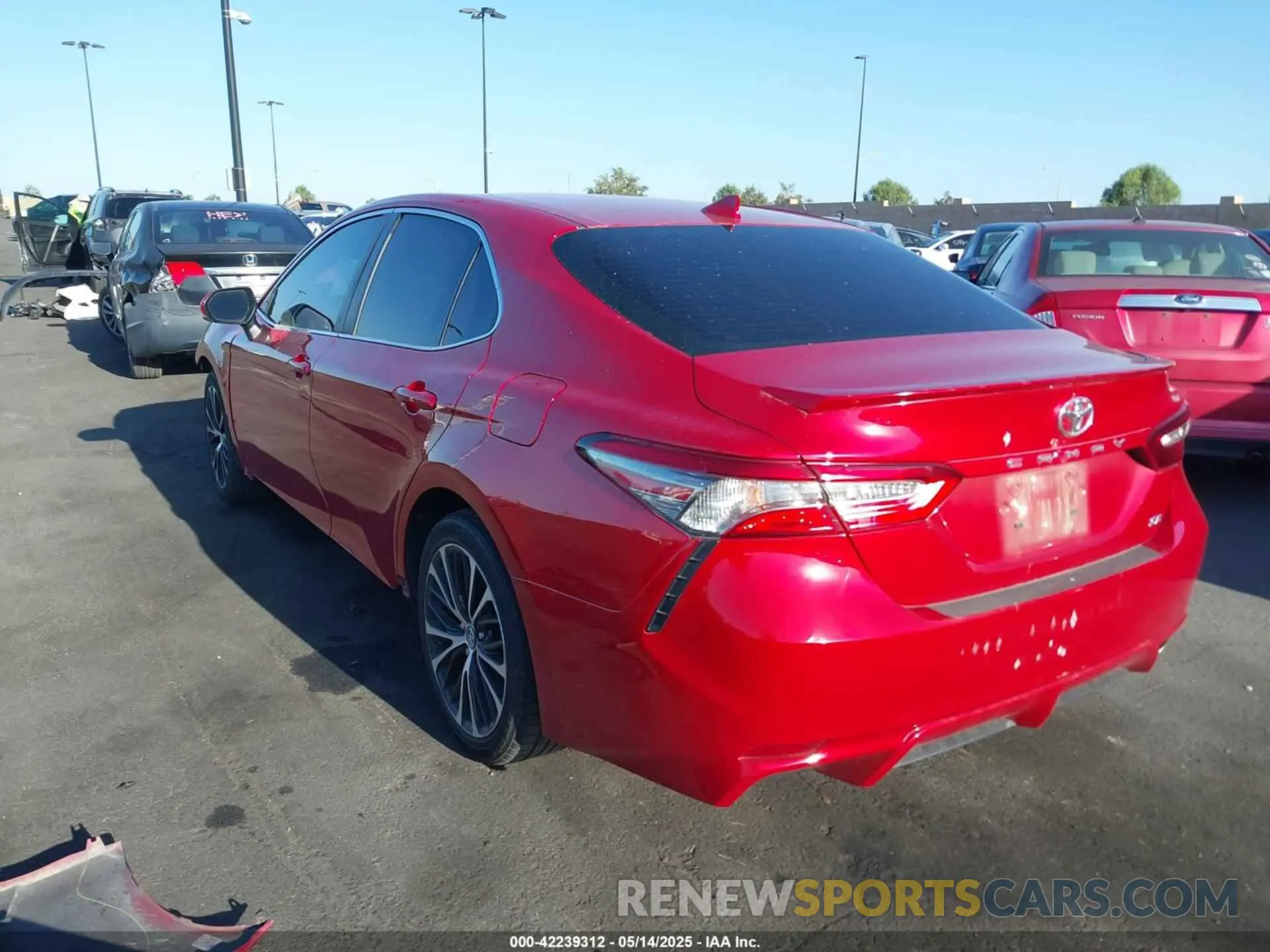 15 Photograph of a damaged car 4T1B11HK8KU174469 TOYOTA CAMRY 2019