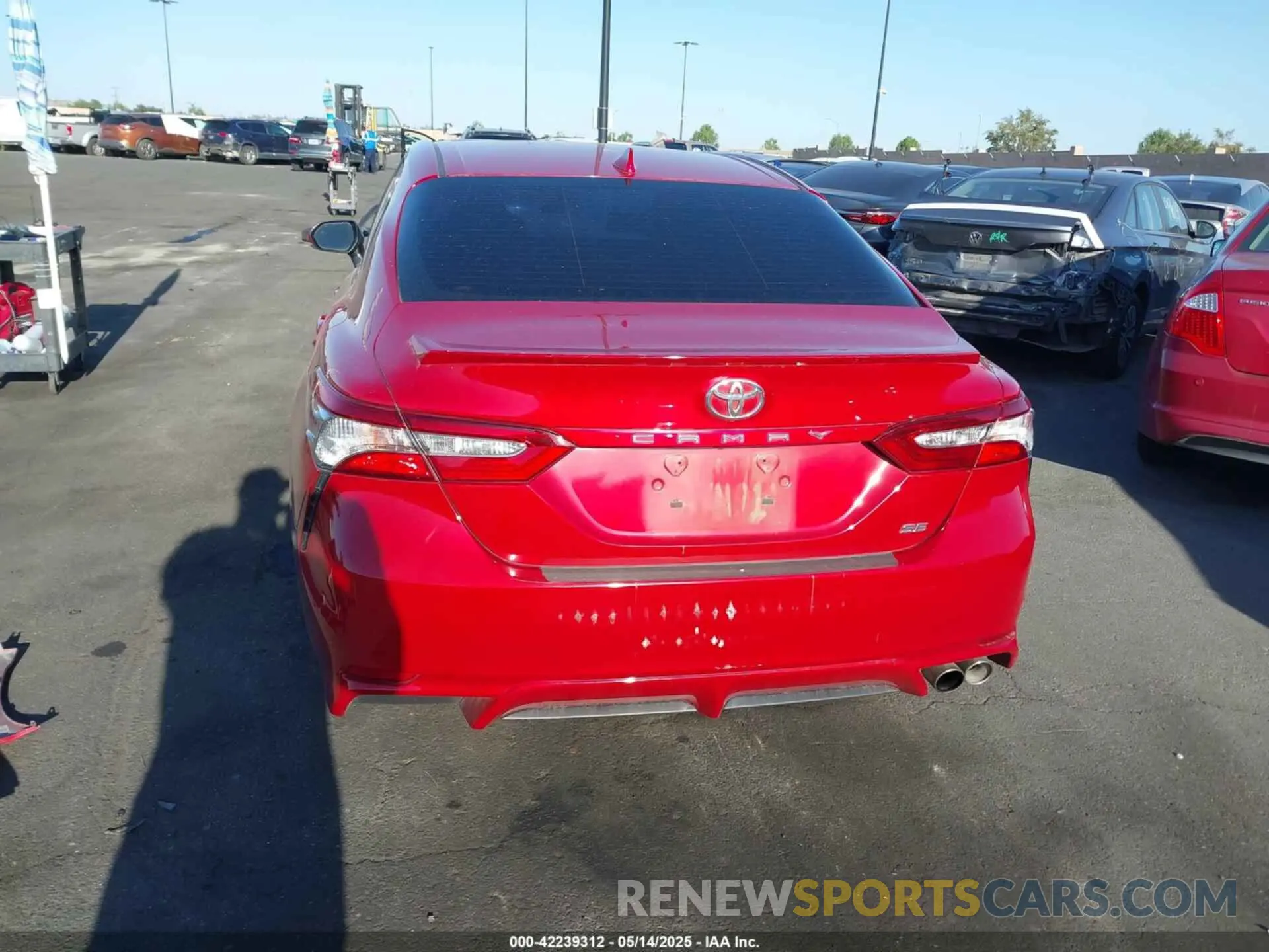 17 Photograph of a damaged car 4T1B11HK8KU174469 TOYOTA CAMRY 2019