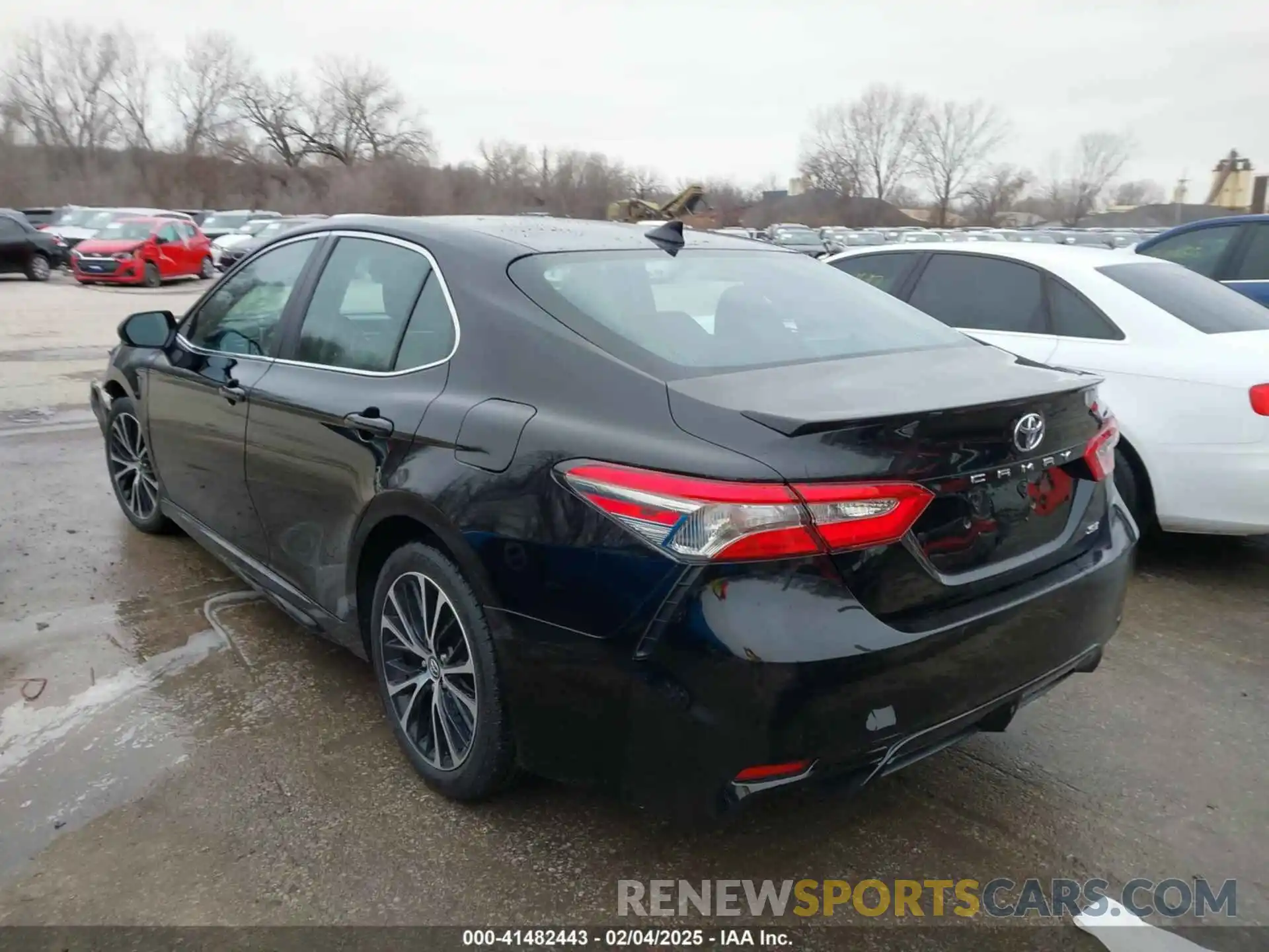 3 Photograph of a damaged car 4T1B11HK8KU179431 TOYOTA CAMRY 2019