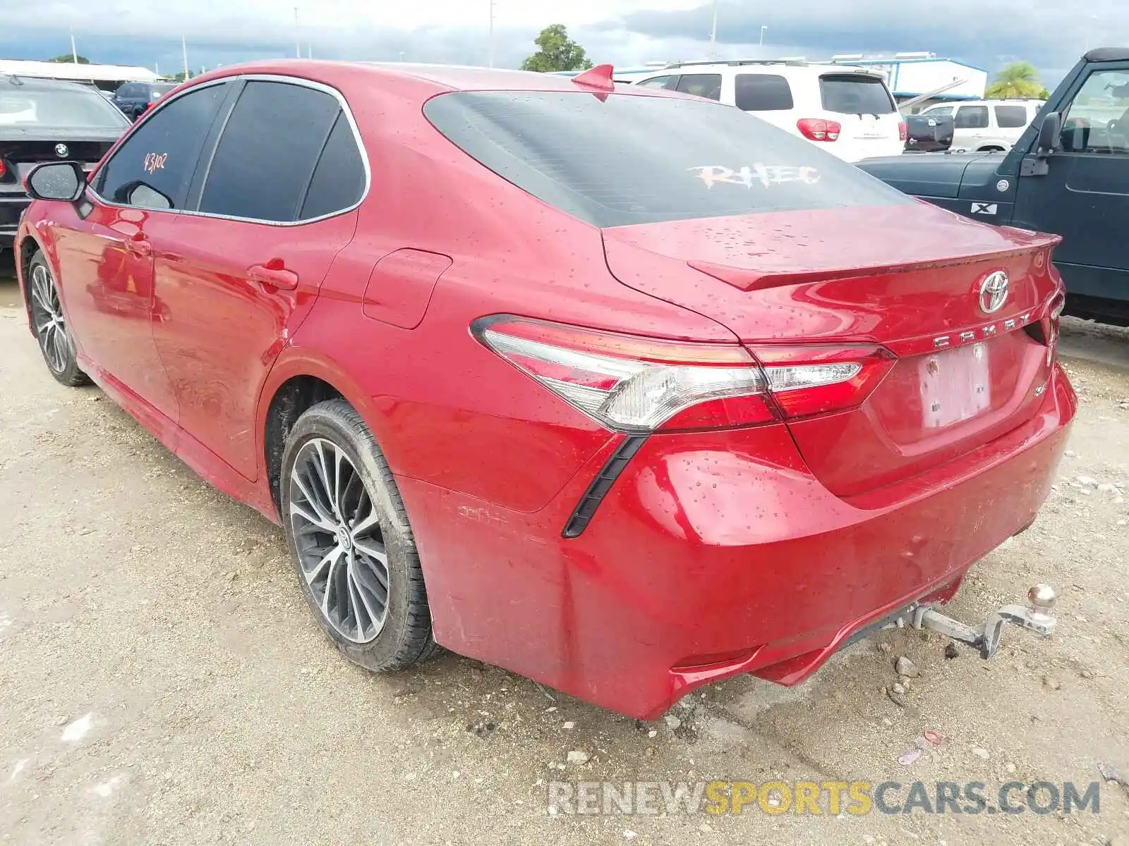 3 Photograph of a damaged car 4T1B11HK8KU180756 TOYOTA CAMRY 2019