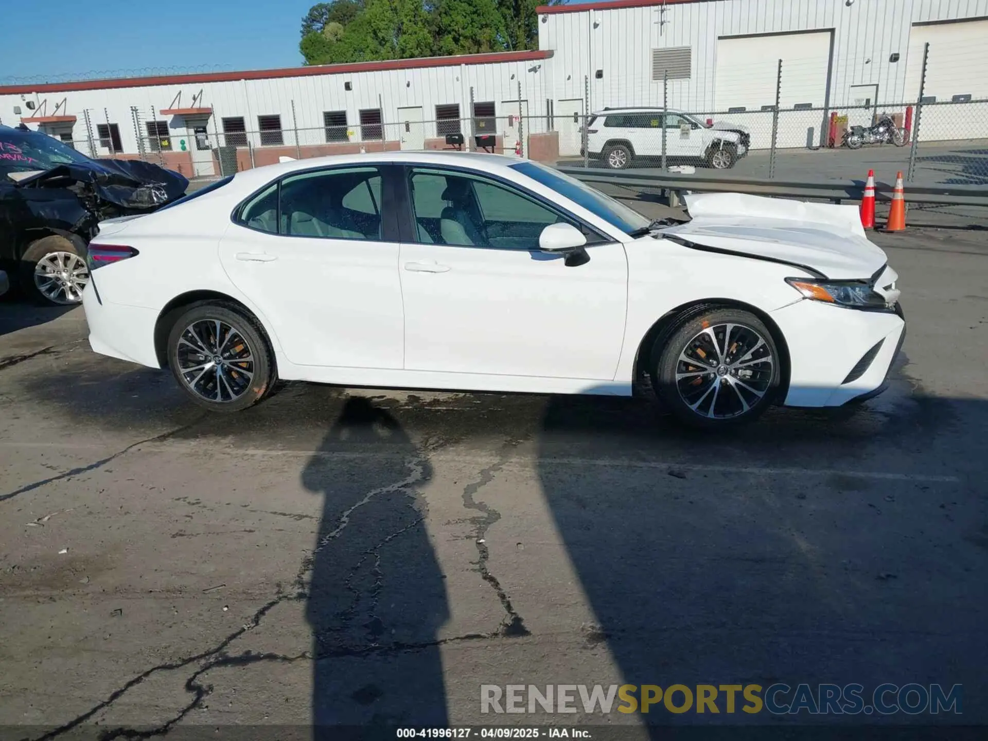 13 Photograph of a damaged car 4T1B11HK8KU181311 TOYOTA CAMRY 2019