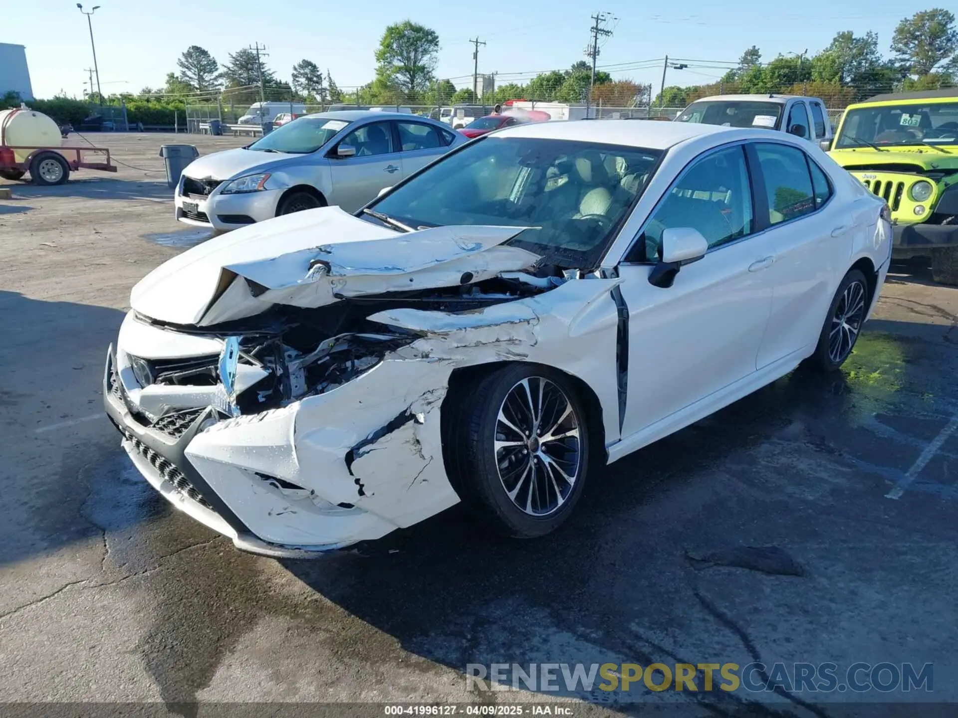 2 Photograph of a damaged car 4T1B11HK8KU181311 TOYOTA CAMRY 2019