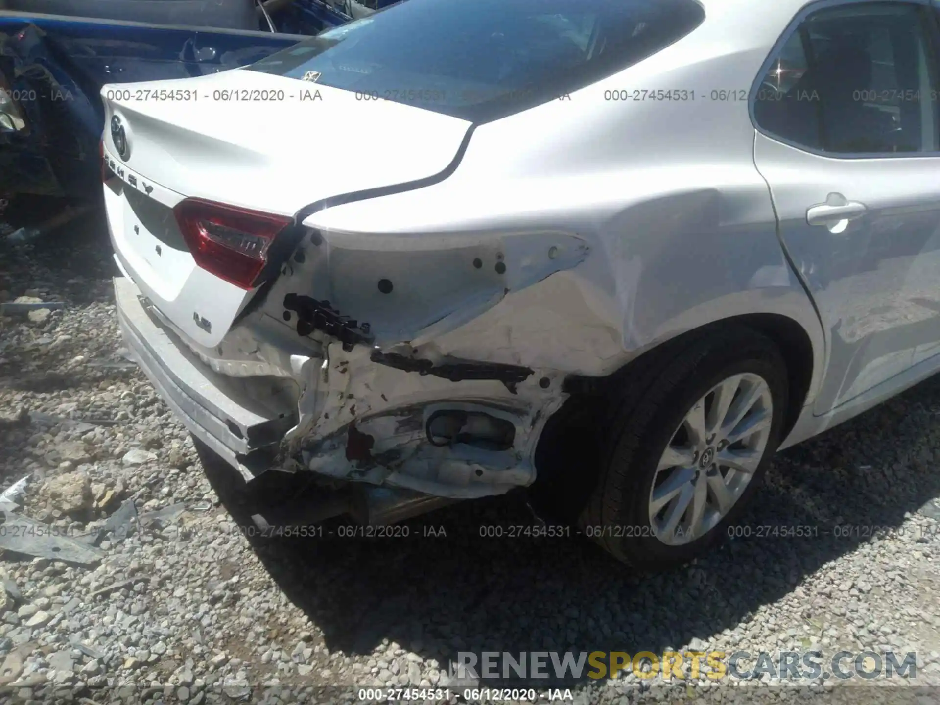 6 Photograph of a damaged car 4T1B11HK8KU183933 TOYOTA CAMRY 2019