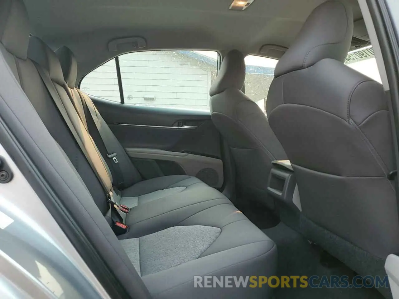 10 Photograph of a damaged car 4T1B11HK8KU188985 TOYOTA CAMRY 2019