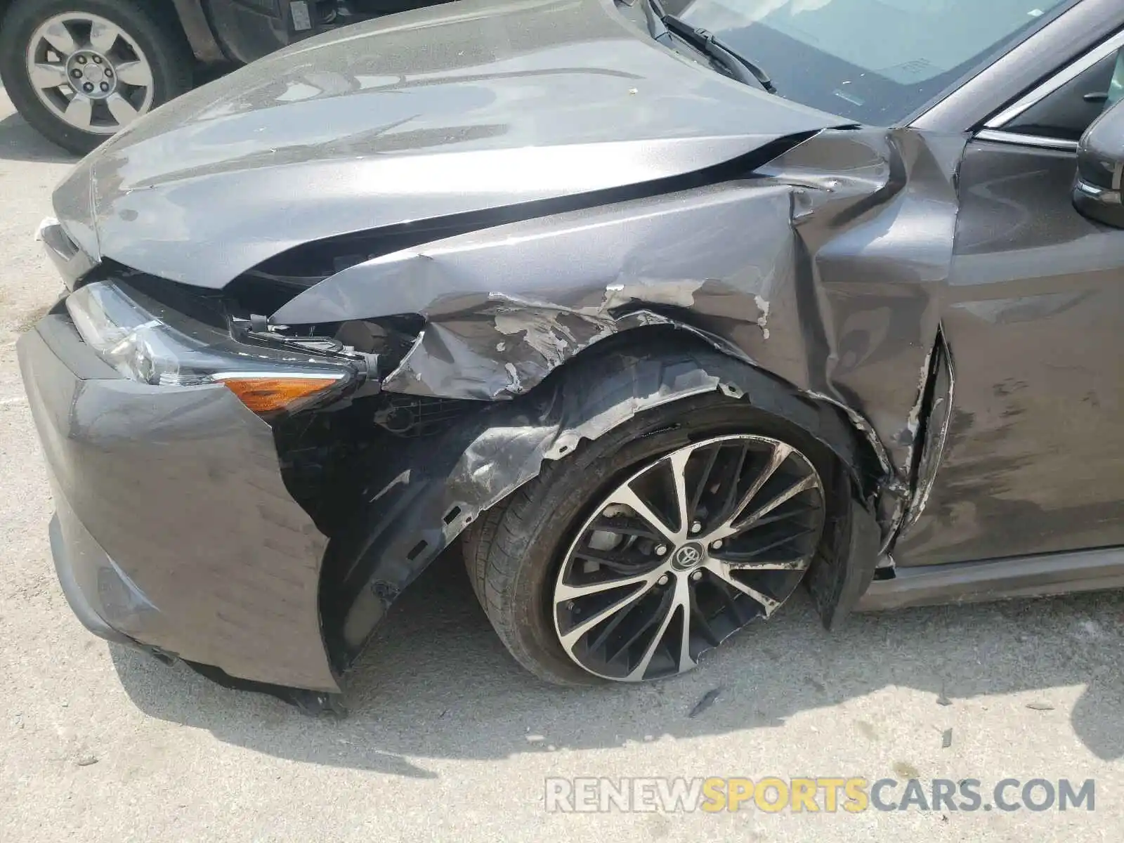 9 Photograph of a damaged car 4T1B11HK8KU190946 TOYOTA CAMRY 2019