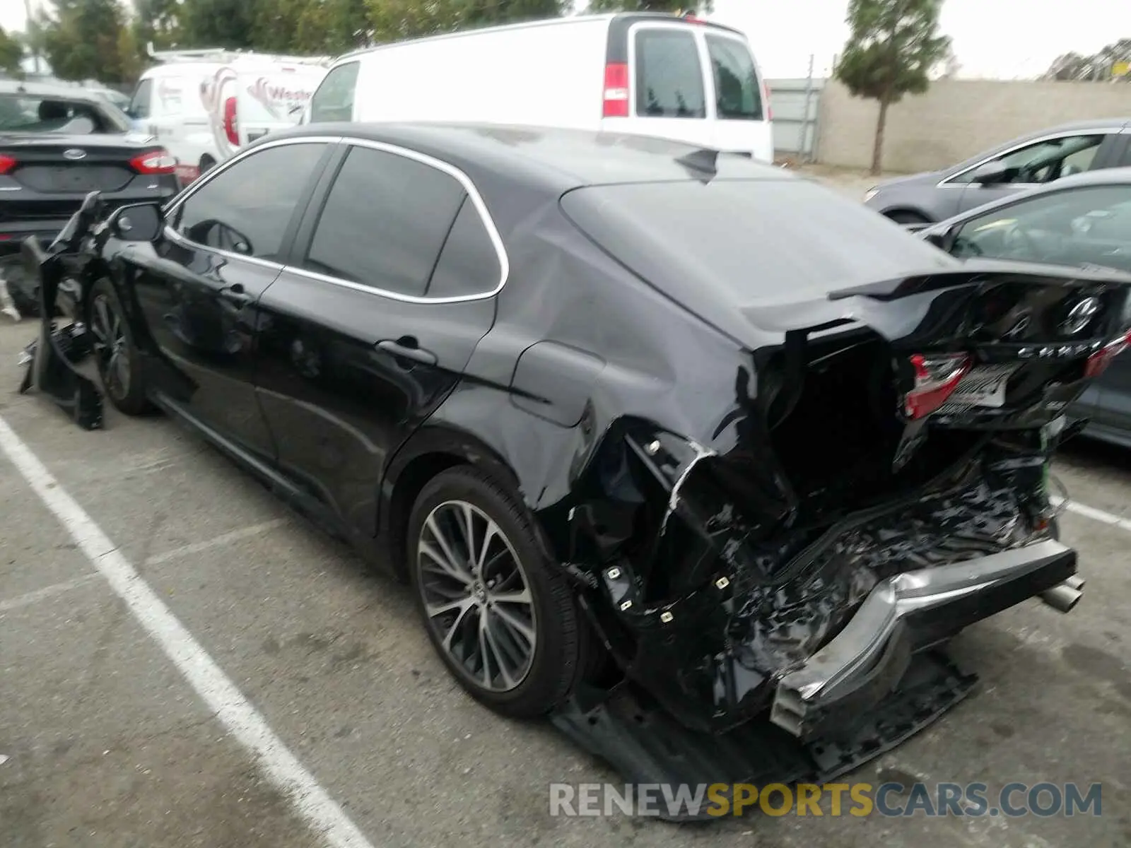 3 Photograph of a damaged car 4T1B11HK8KU192275 TOYOTA CAMRY 2019