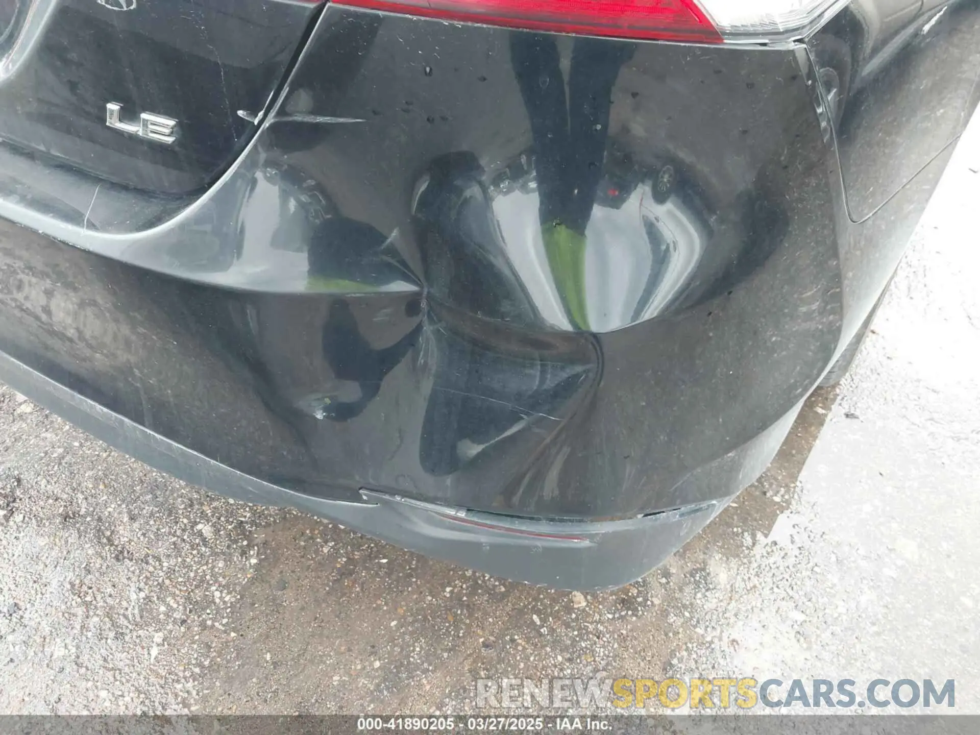 17 Photograph of a damaged car 4T1B11HK8KU197413 TOYOTA CAMRY 2019