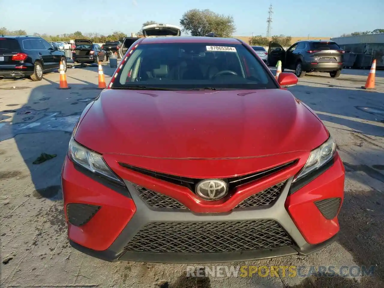 5 Photograph of a damaged car 4T1B11HK8KU201654 TOYOTA CAMRY 2019