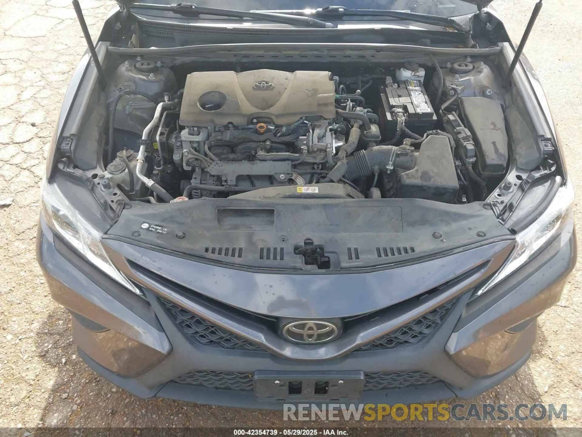 10 Photograph of a damaged car 4T1B11HK8KU201766 TOYOTA CAMRY 2019