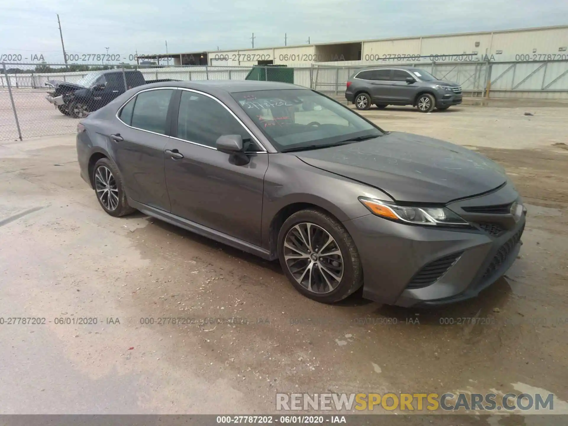 1 Photograph of a damaged car 4T1B11HK8KU203923 TOYOTA CAMRY 2019