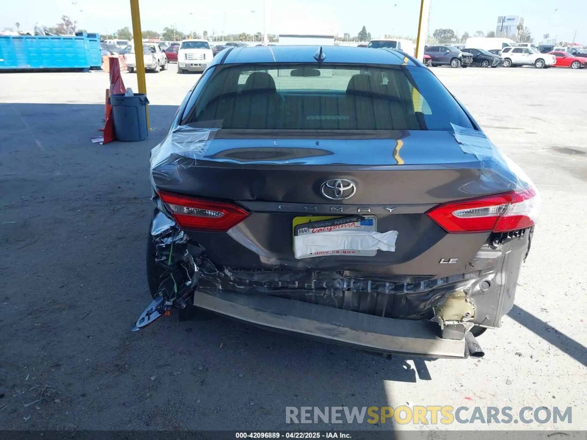 17 Photograph of a damaged car 4T1B11HK8KU204599 TOYOTA CAMRY 2019