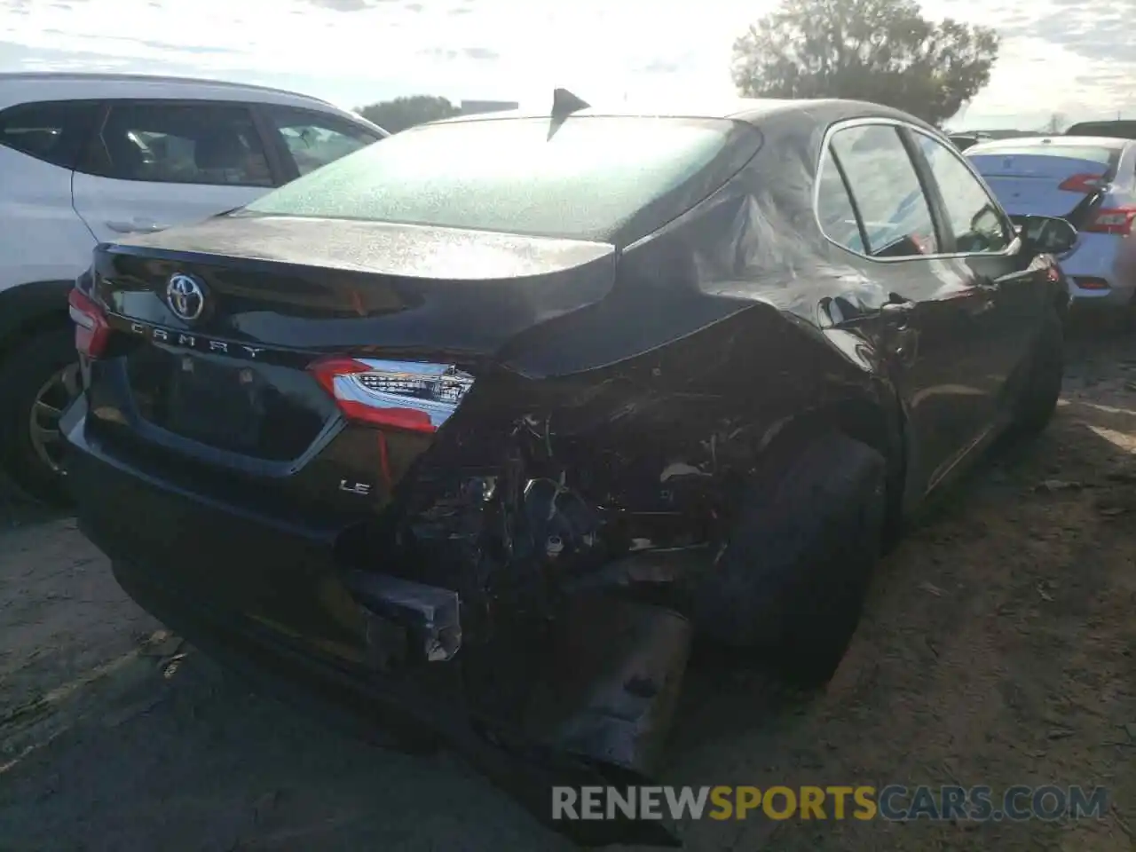 4 Photograph of a damaged car 4T1B11HK8KU206806 TOYOTA CAMRY 2019