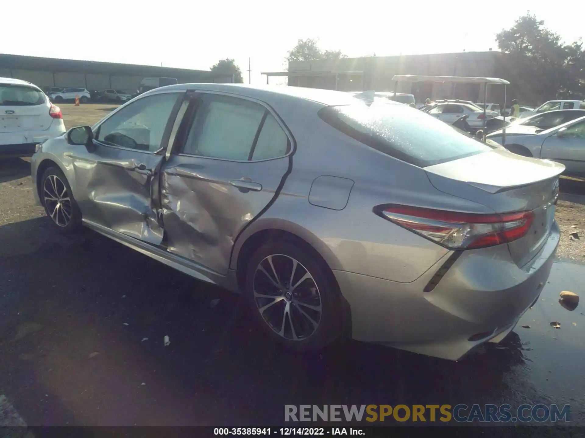 3 Photograph of a damaged car 4T1B11HK8KU209124 TOYOTA CAMRY 2019