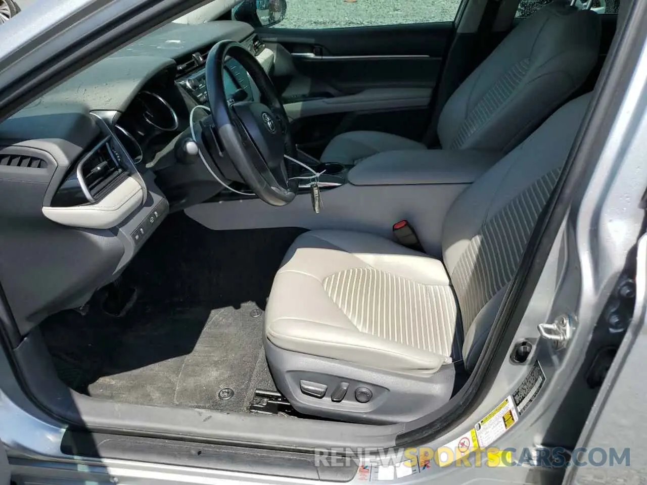 7 Photograph of a damaged car 4T1B11HK8KU209995 TOYOTA CAMRY 2019
