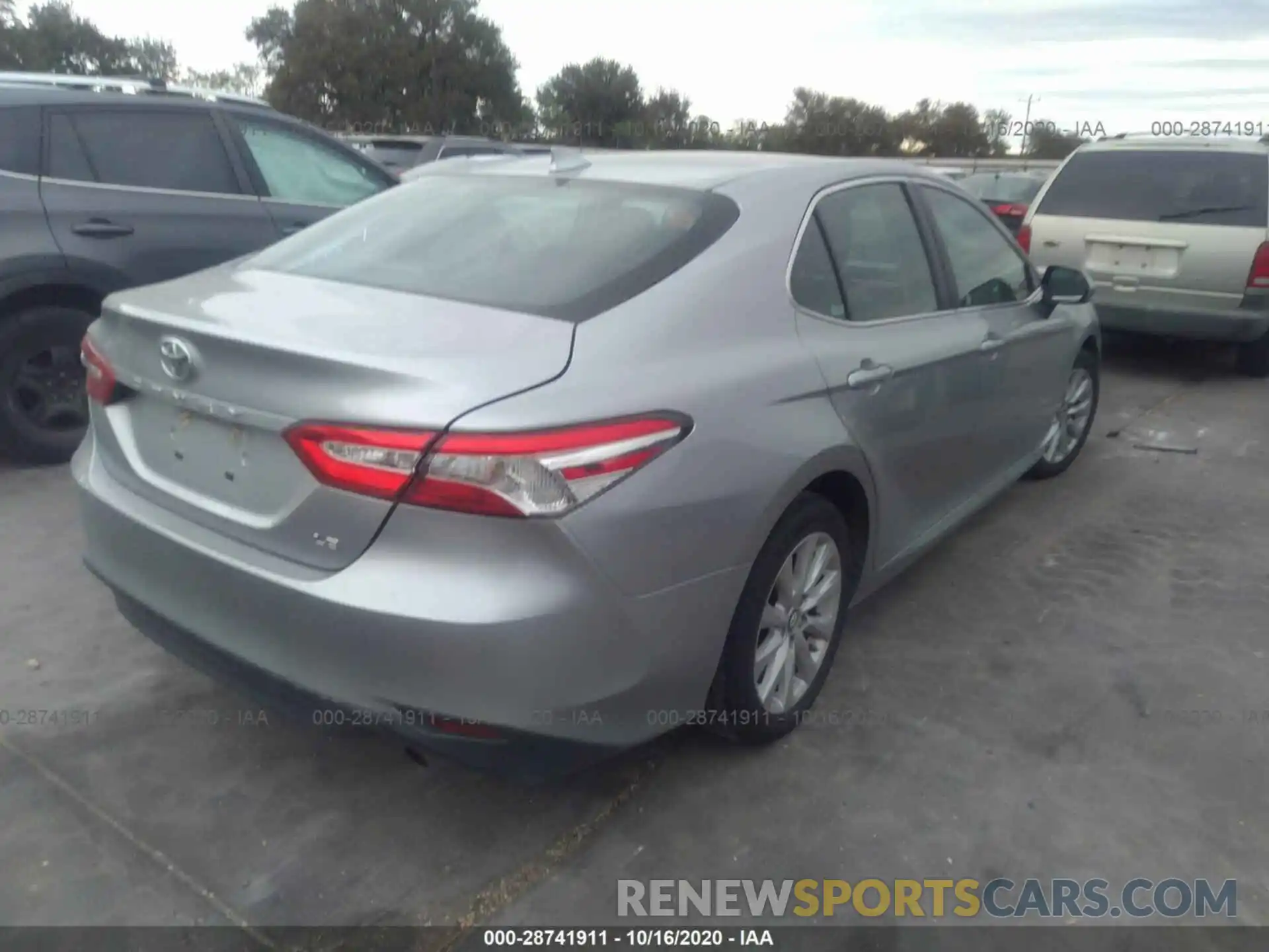 4 Photograph of a damaged car 4T1B11HK8KU219264 TOYOTA CAMRY 2019