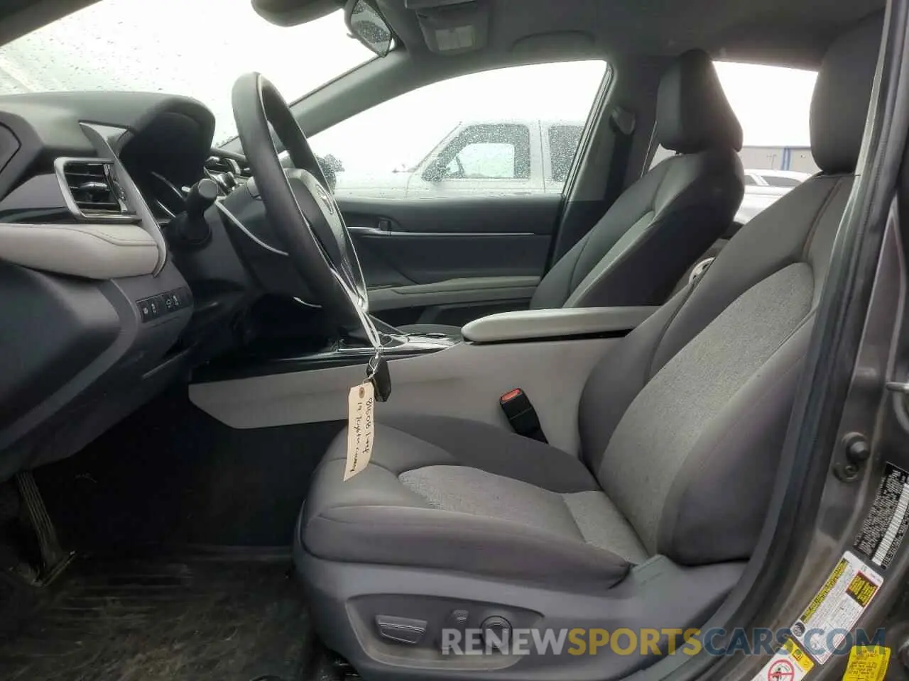 7 Photograph of a damaged car 4T1B11HK8KU220429 TOYOTA CAMRY 2019