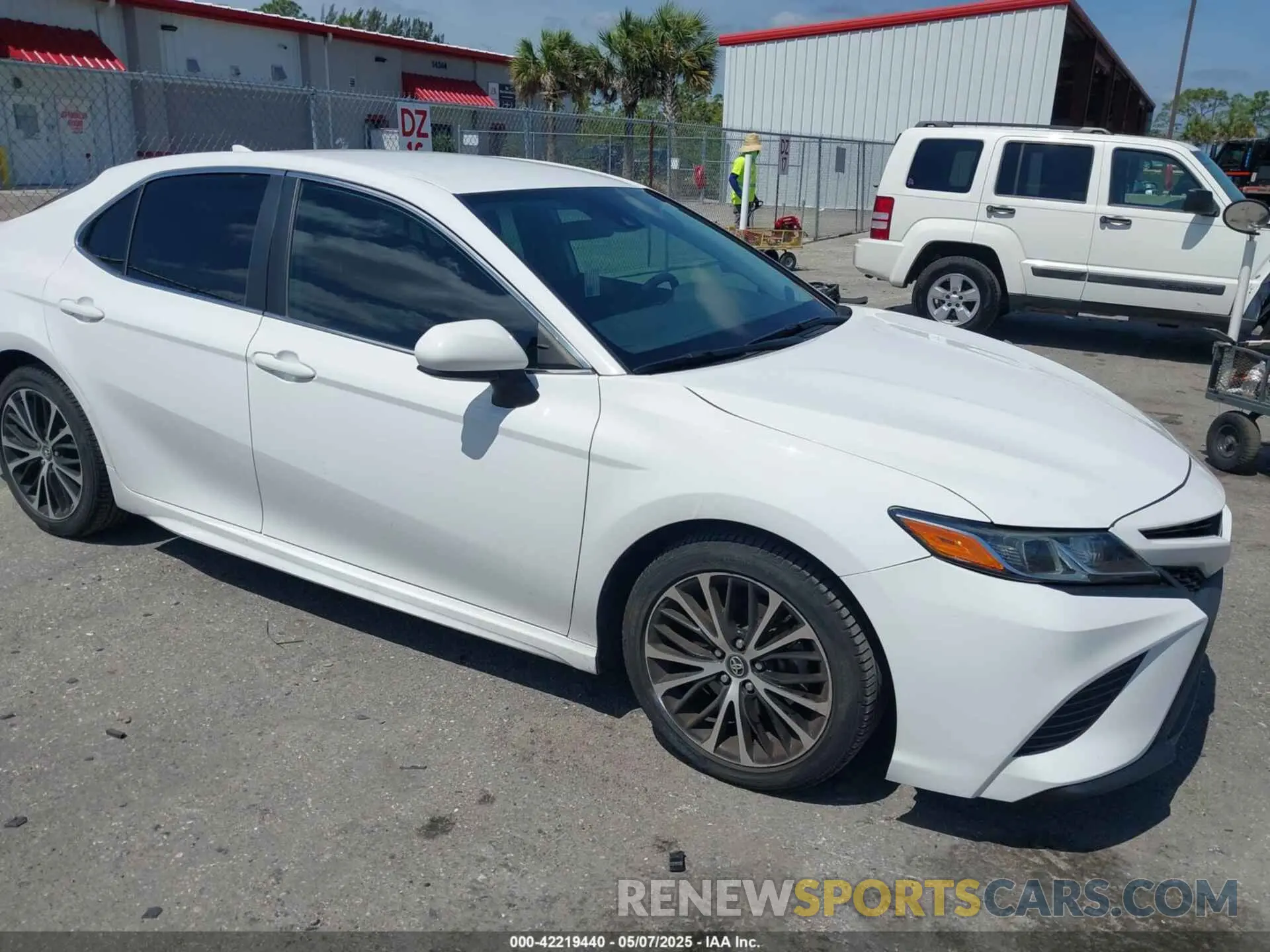 1 Photograph of a damaged car 4T1B11HK8KU226604 TOYOTA CAMRY 2019