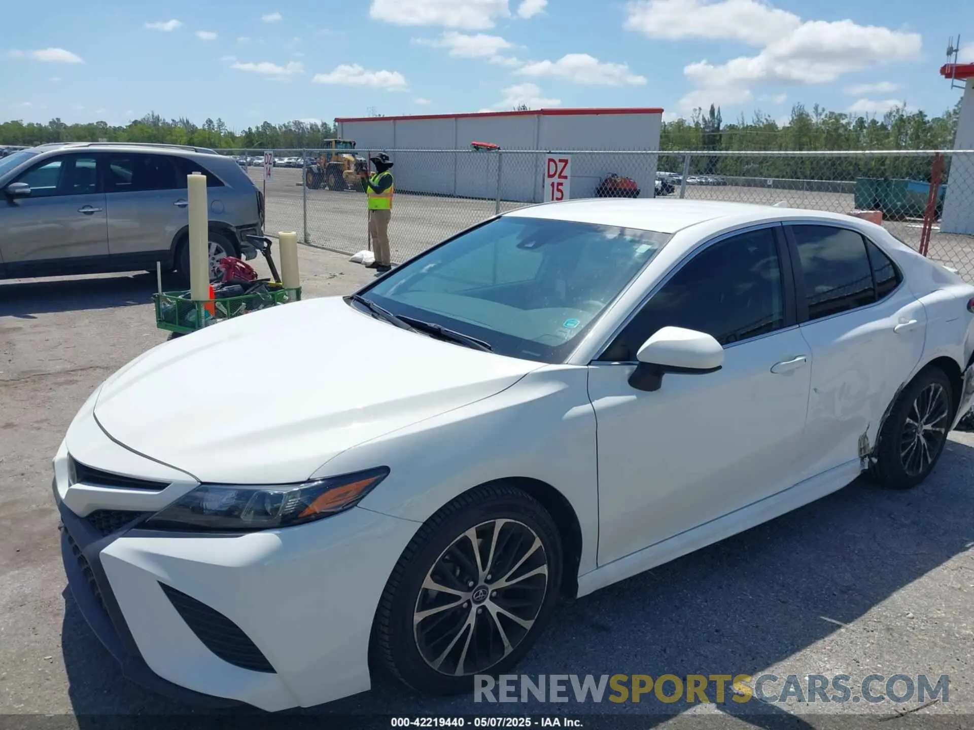 2 Photograph of a damaged car 4T1B11HK8KU226604 TOYOTA CAMRY 2019