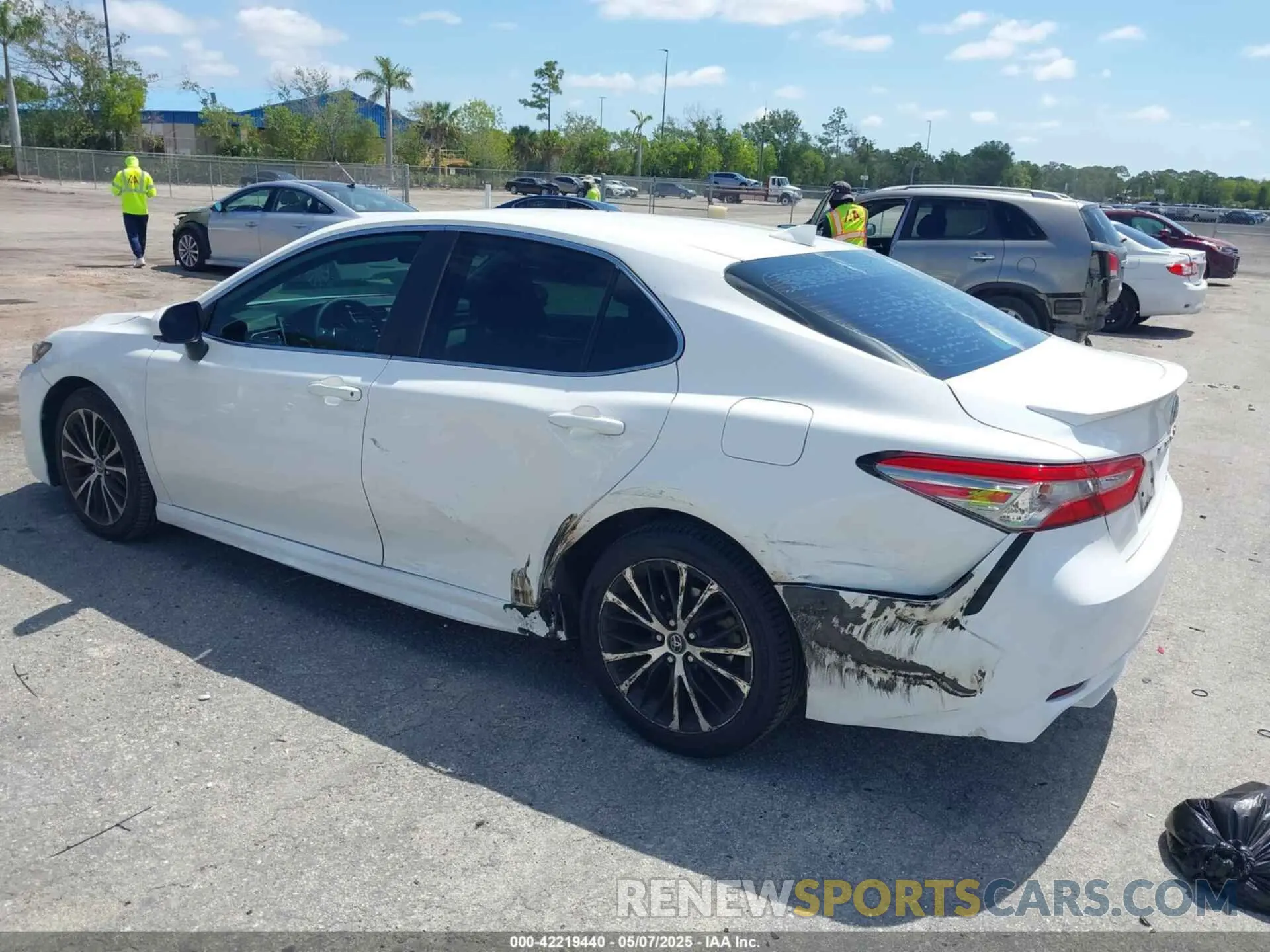 3 Photograph of a damaged car 4T1B11HK8KU226604 TOYOTA CAMRY 2019