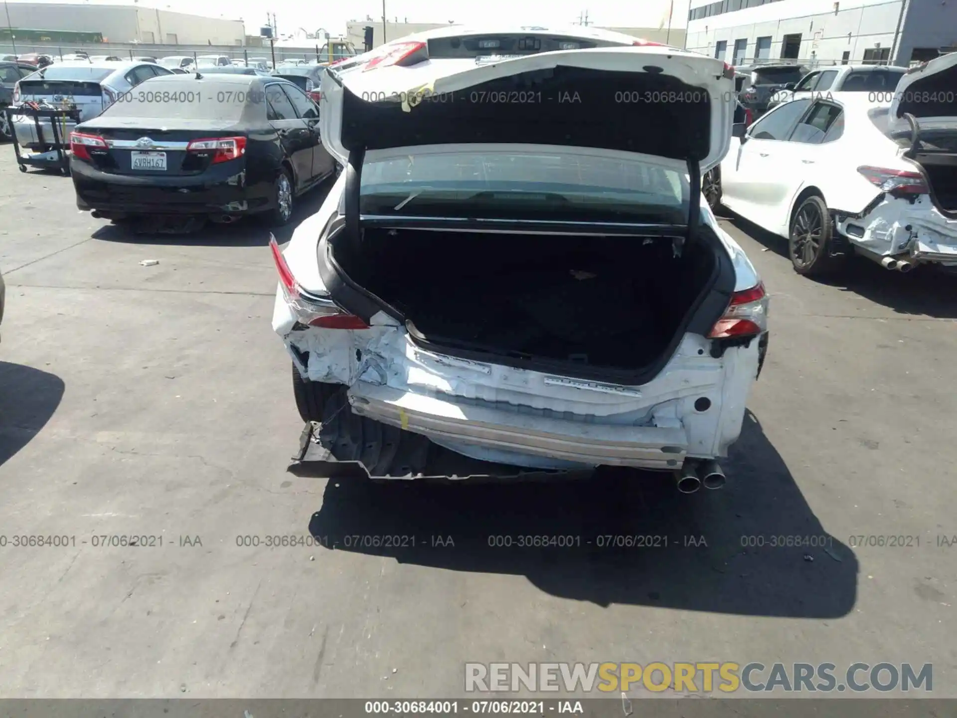 6 Photograph of a damaged car 4T1B11HK8KU228448 TOYOTA CAMRY 2019