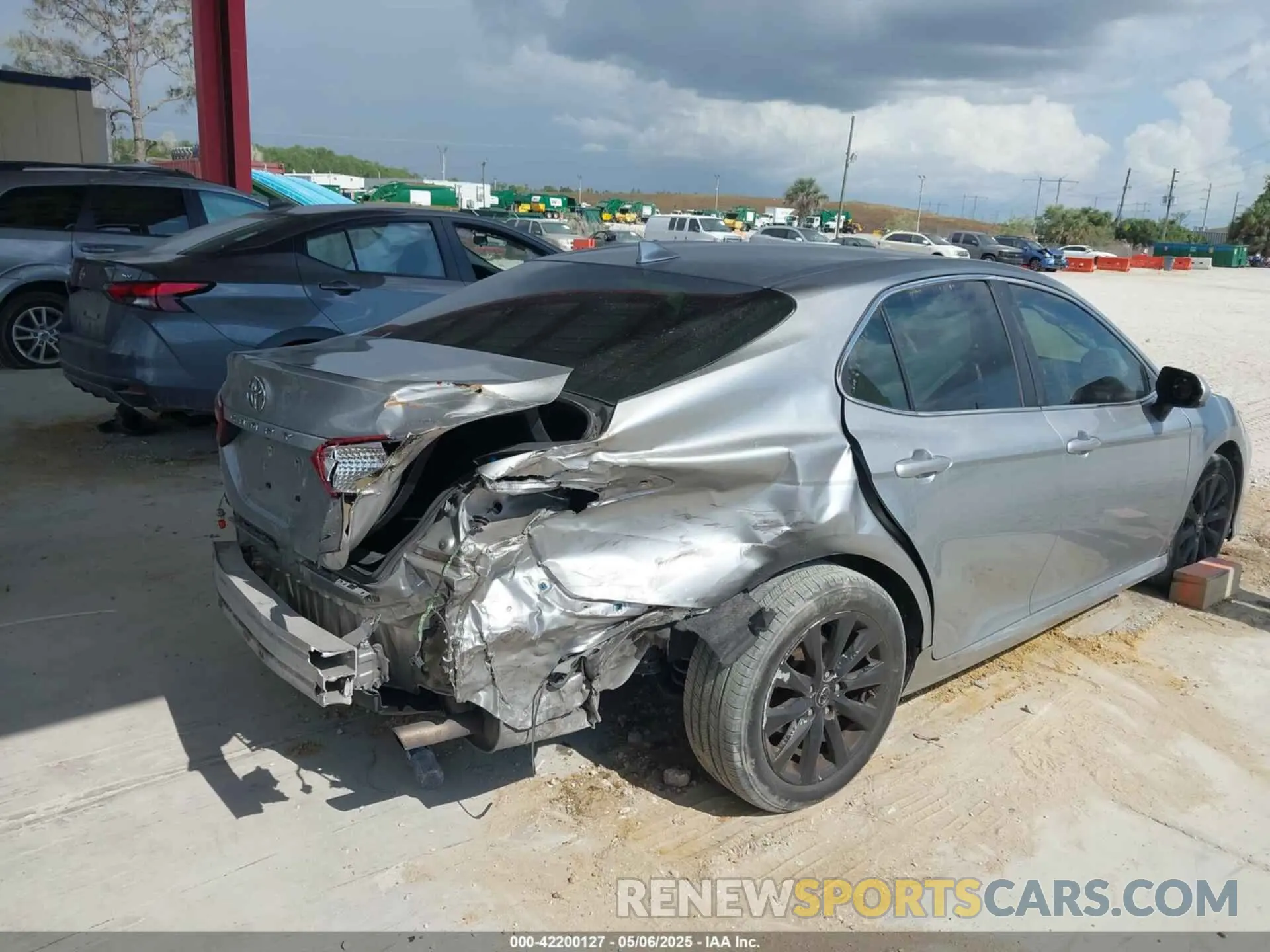 6 Photograph of a damaged car 4T1B11HK8KU228482 TOYOTA CAMRY 2019