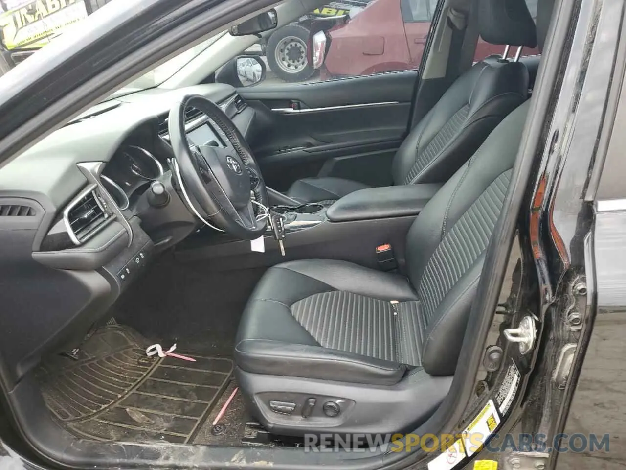 7 Photograph of a damaged car 4T1B11HK8KU228630 TOYOTA CAMRY 2019