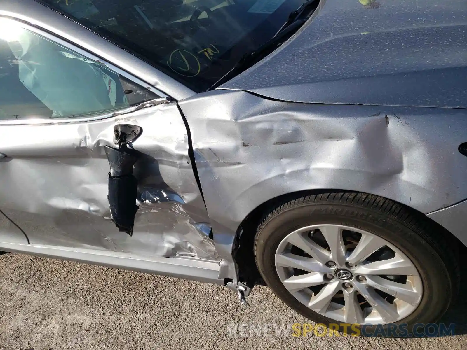 9 Photograph of a damaged car 4T1B11HK8KU228689 TOYOTA CAMRY 2019