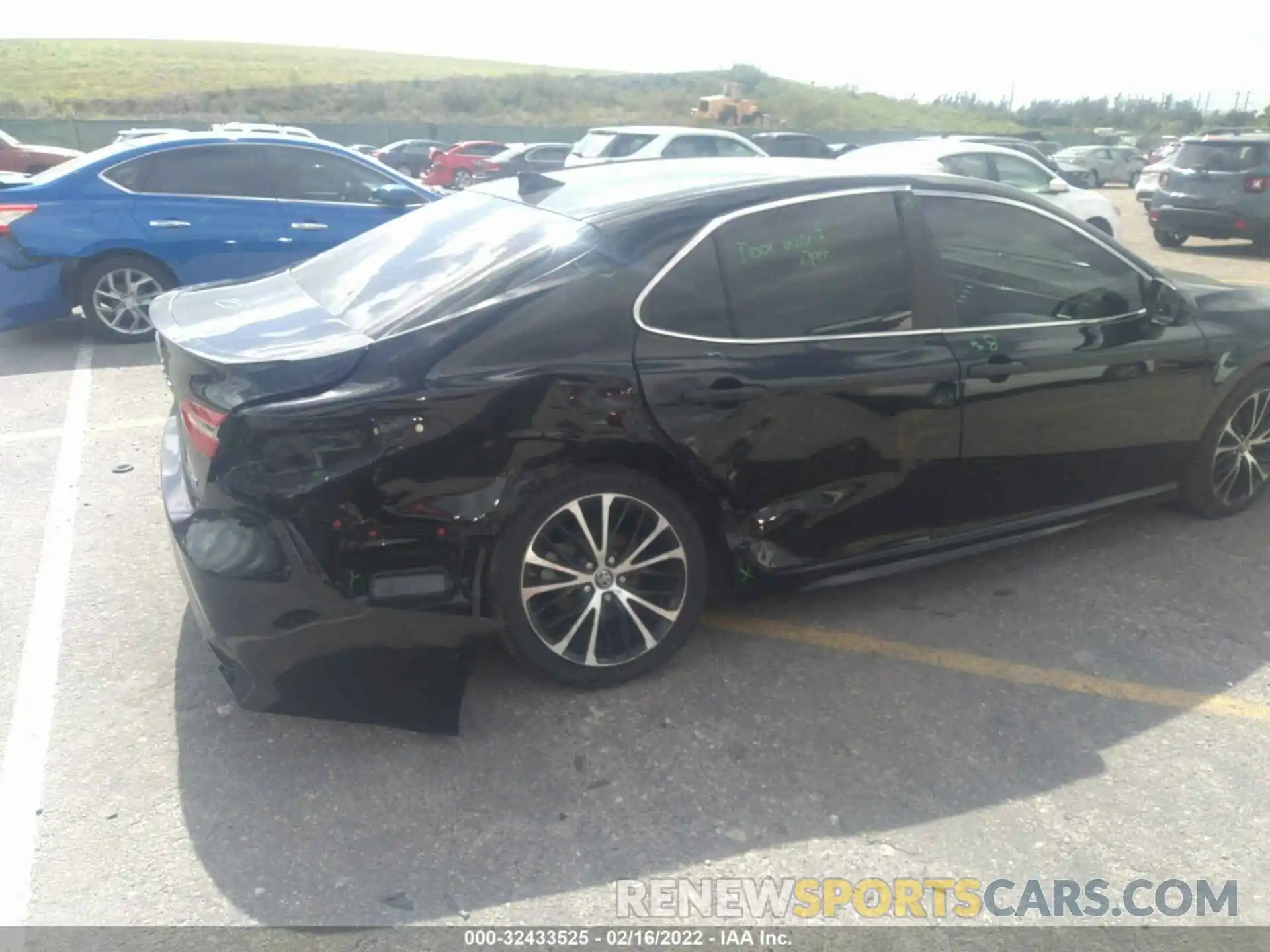 6 Photograph of a damaged car 4T1B11HK8KU228806 TOYOTA CAMRY 2019