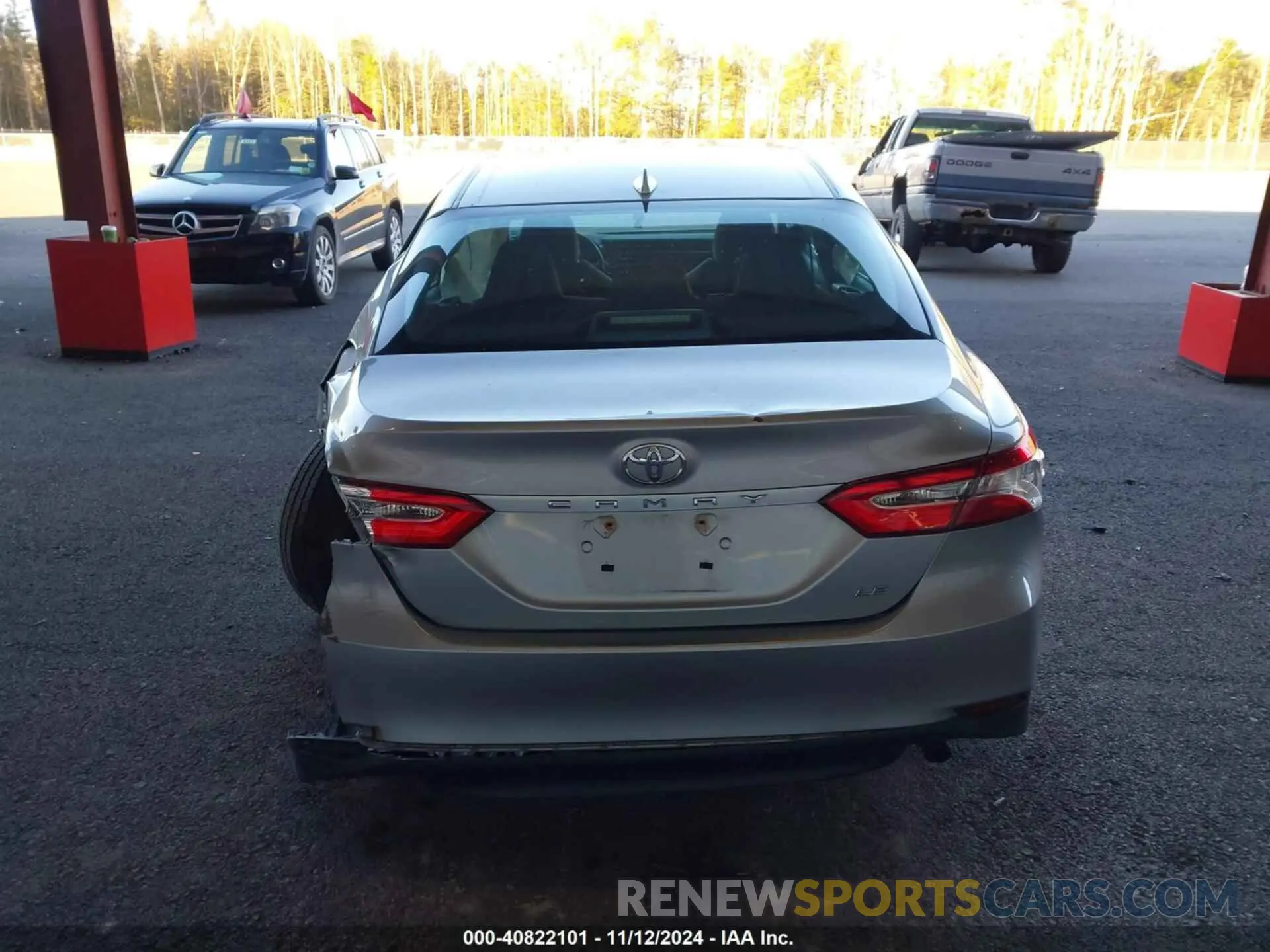 17 Photograph of a damaged car 4T1B11HK8KU231222 TOYOTA CAMRY 2019