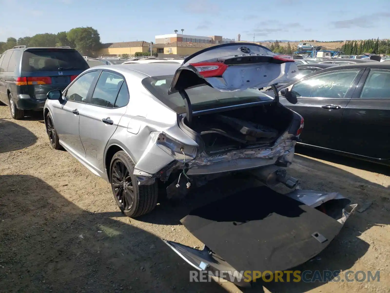 3 Photograph of a damaged car 4T1B11HK8KU232550 TOYOTA CAMRY 2019