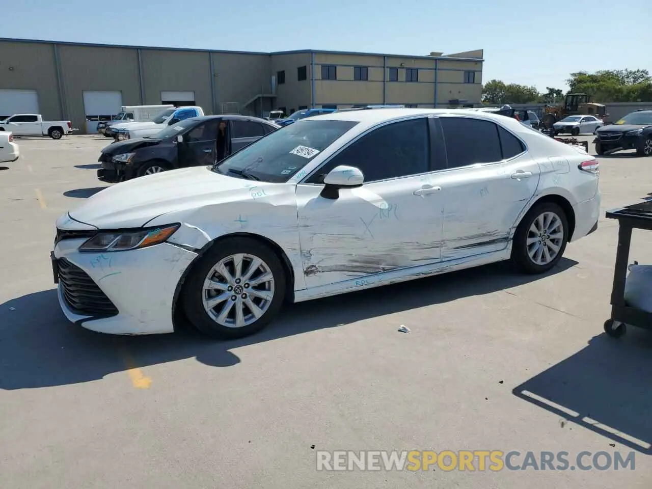 1 Photograph of a damaged car 4T1B11HK8KU238901 TOYOTA CAMRY 2019