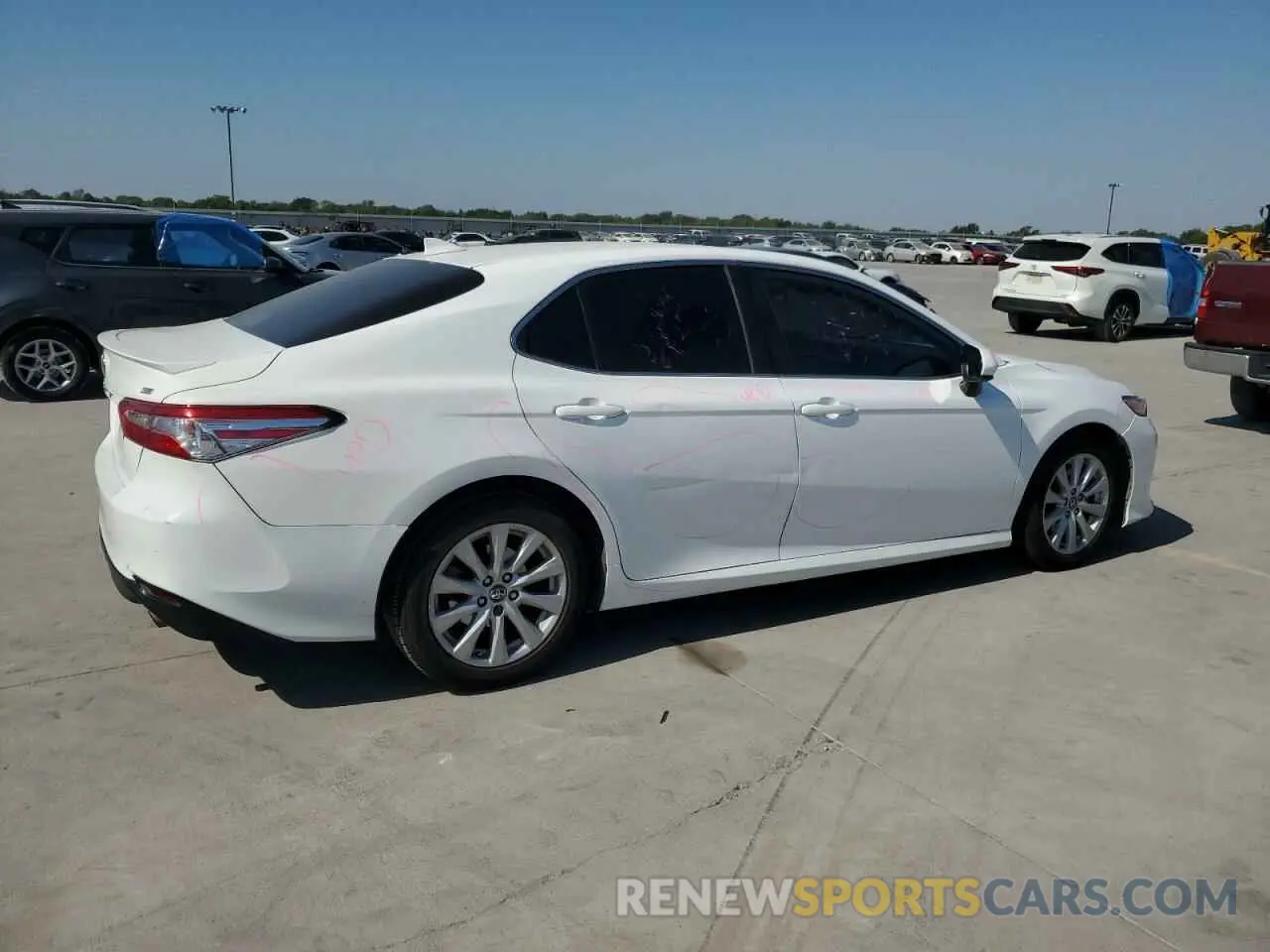 3 Photograph of a damaged car 4T1B11HK8KU238901 TOYOTA CAMRY 2019