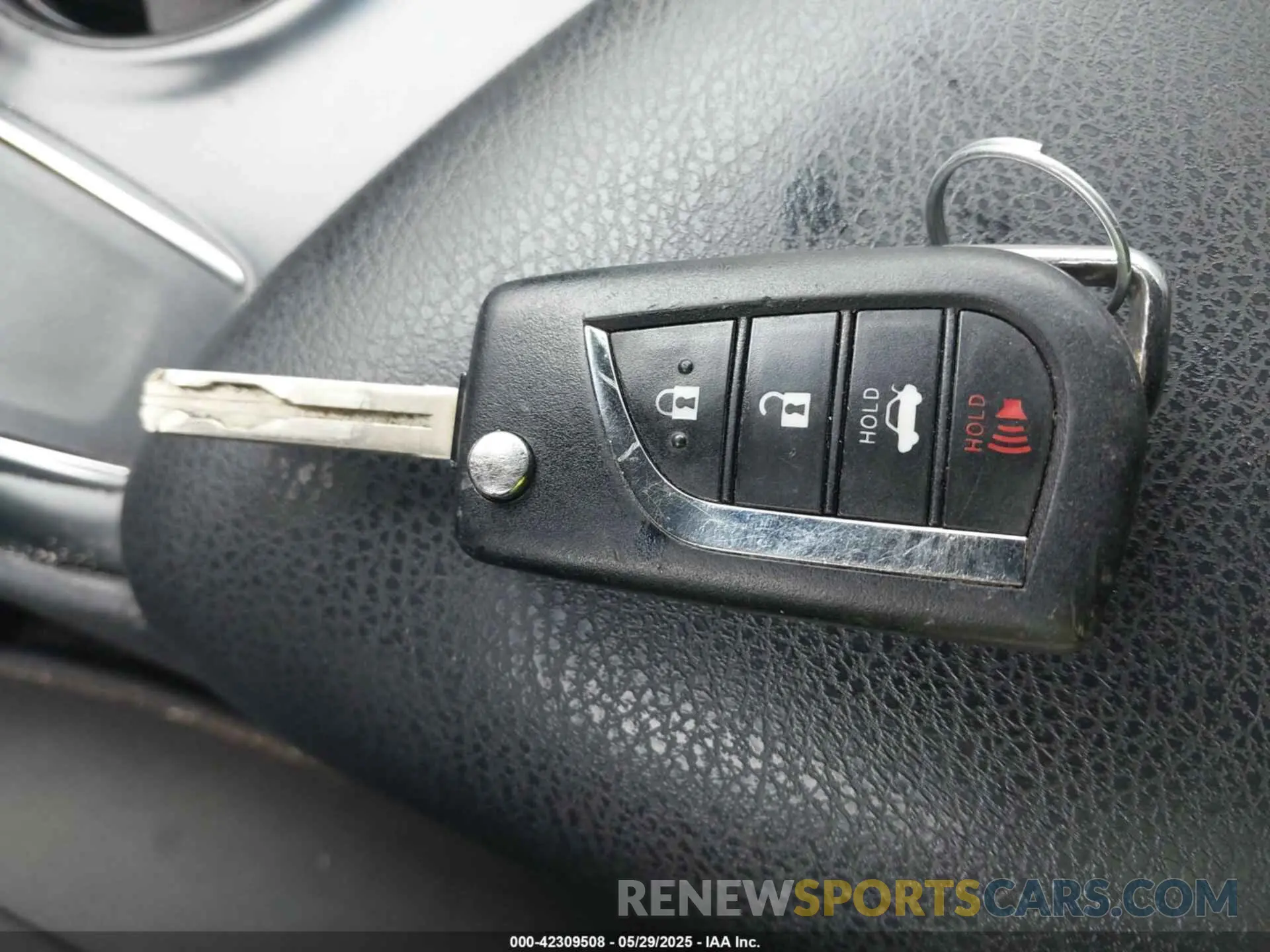 11 Photograph of a damaged car 4T1B11HK8KU242138 TOYOTA CAMRY 2019