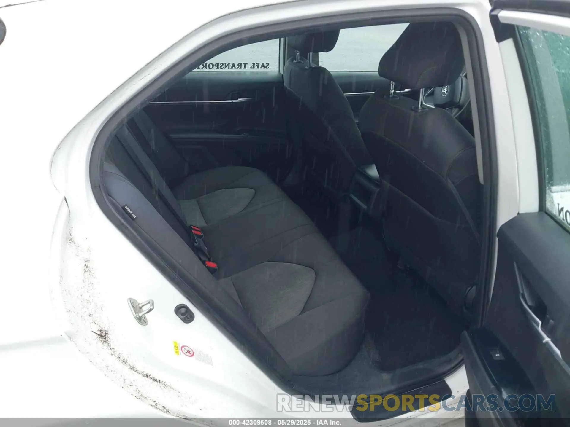 8 Photograph of a damaged car 4T1B11HK8KU242138 TOYOTA CAMRY 2019