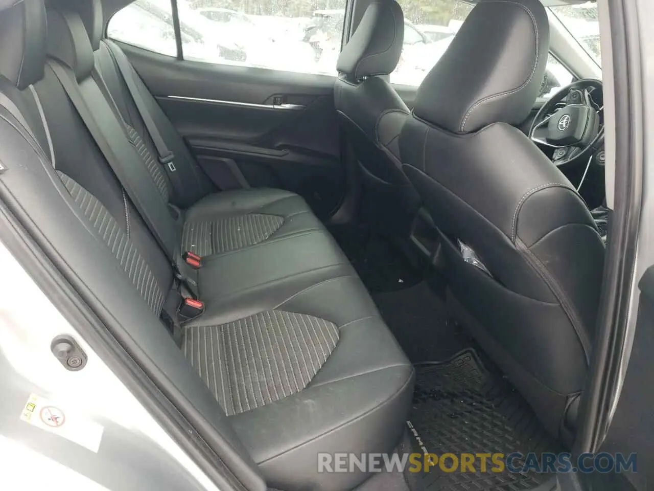 10 Photograph of a damaged car 4T1B11HK8KU246657 TOYOTA CAMRY 2019