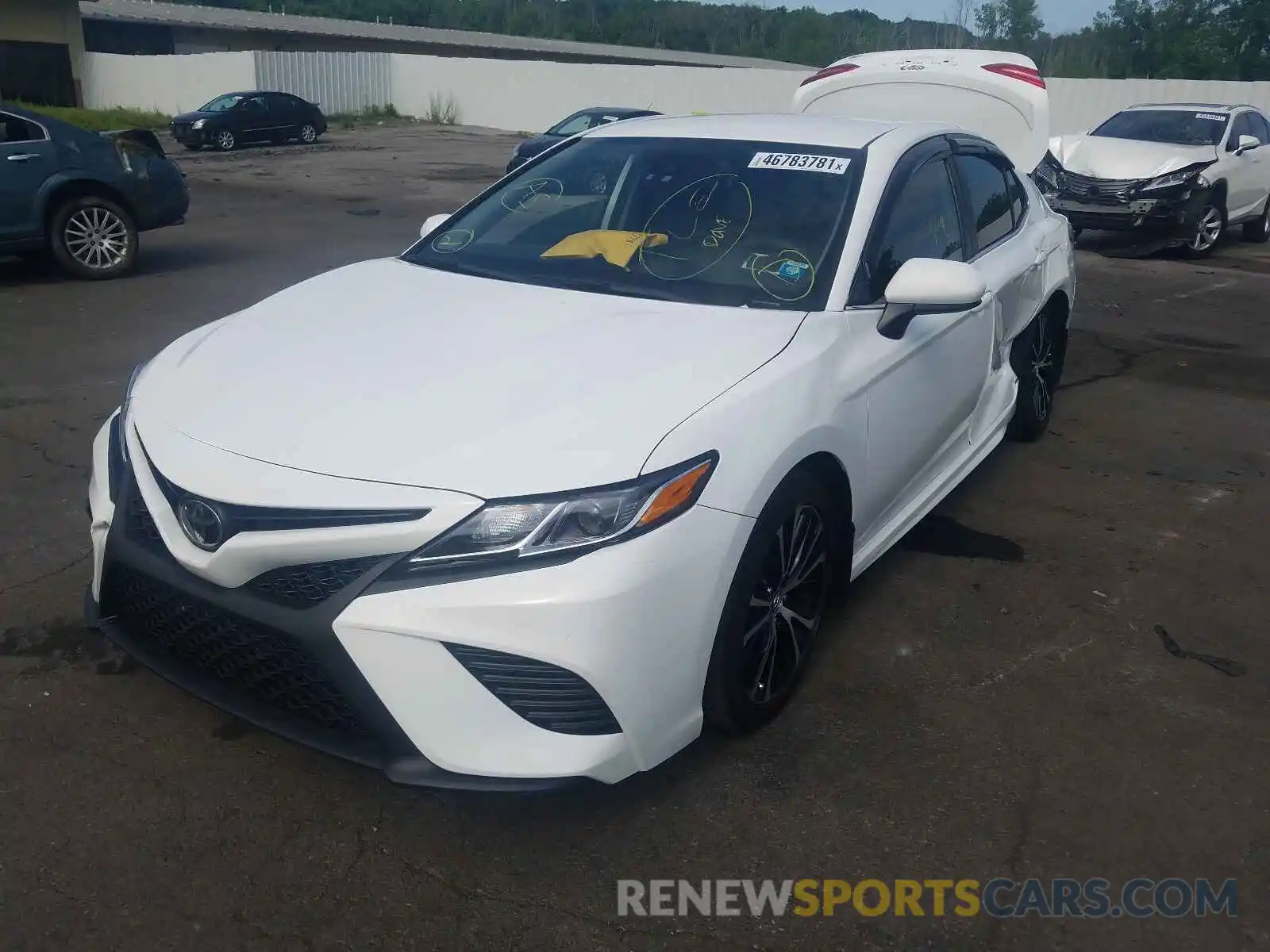 2 Photograph of a damaged car 4T1B11HK8KU250644 TOYOTA CAMRY 2019