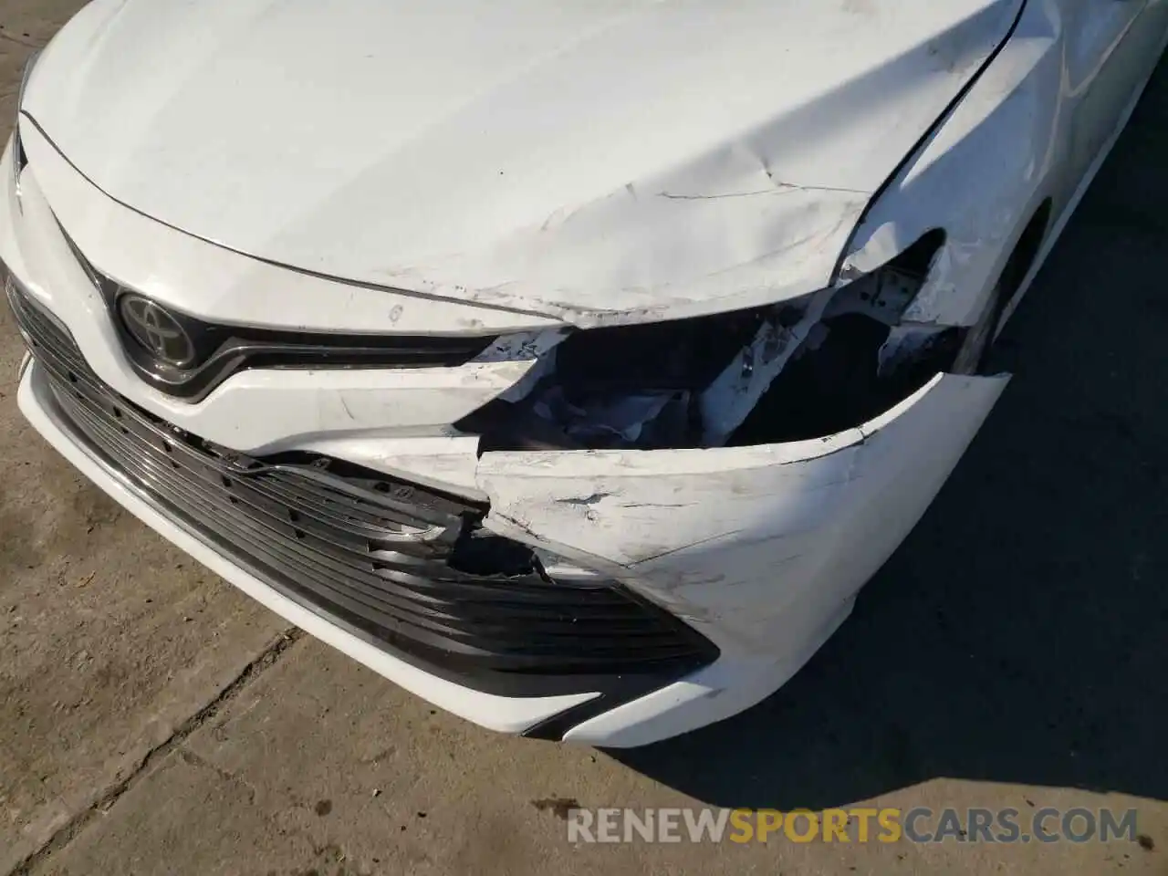 9 Photograph of a damaged car 4T1B11HK8KU254323 TOYOTA CAMRY 2019