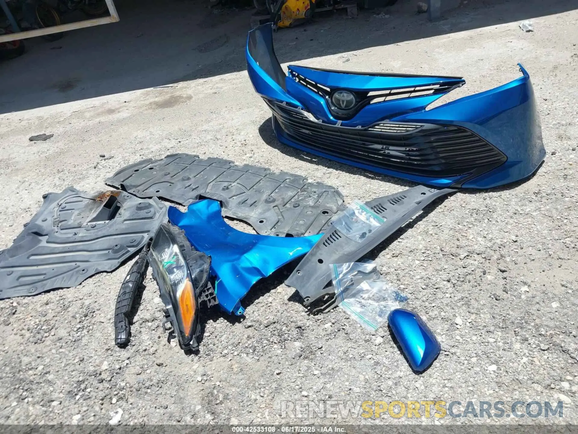 12 Photograph of a damaged car 4T1B11HK8KU256038 TOYOTA CAMRY 2019
